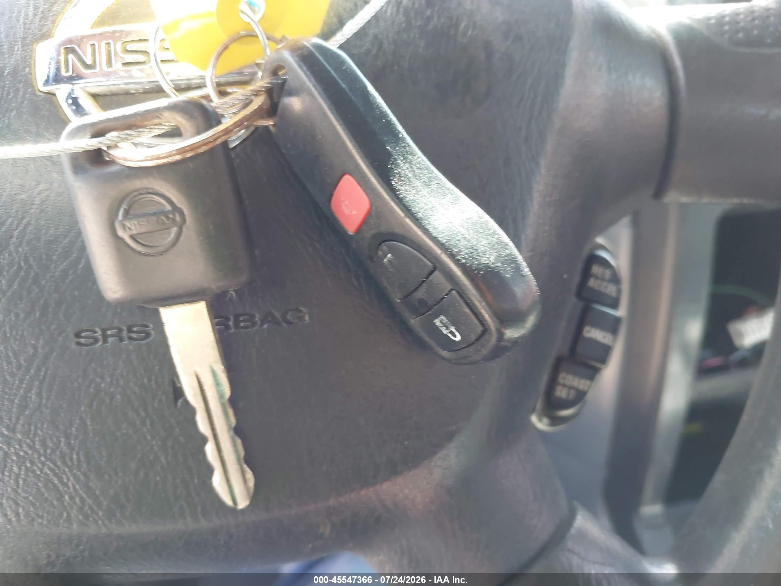 2004 Nissan Xterra Xe Silver vin: 5N1ED28TX4C650197