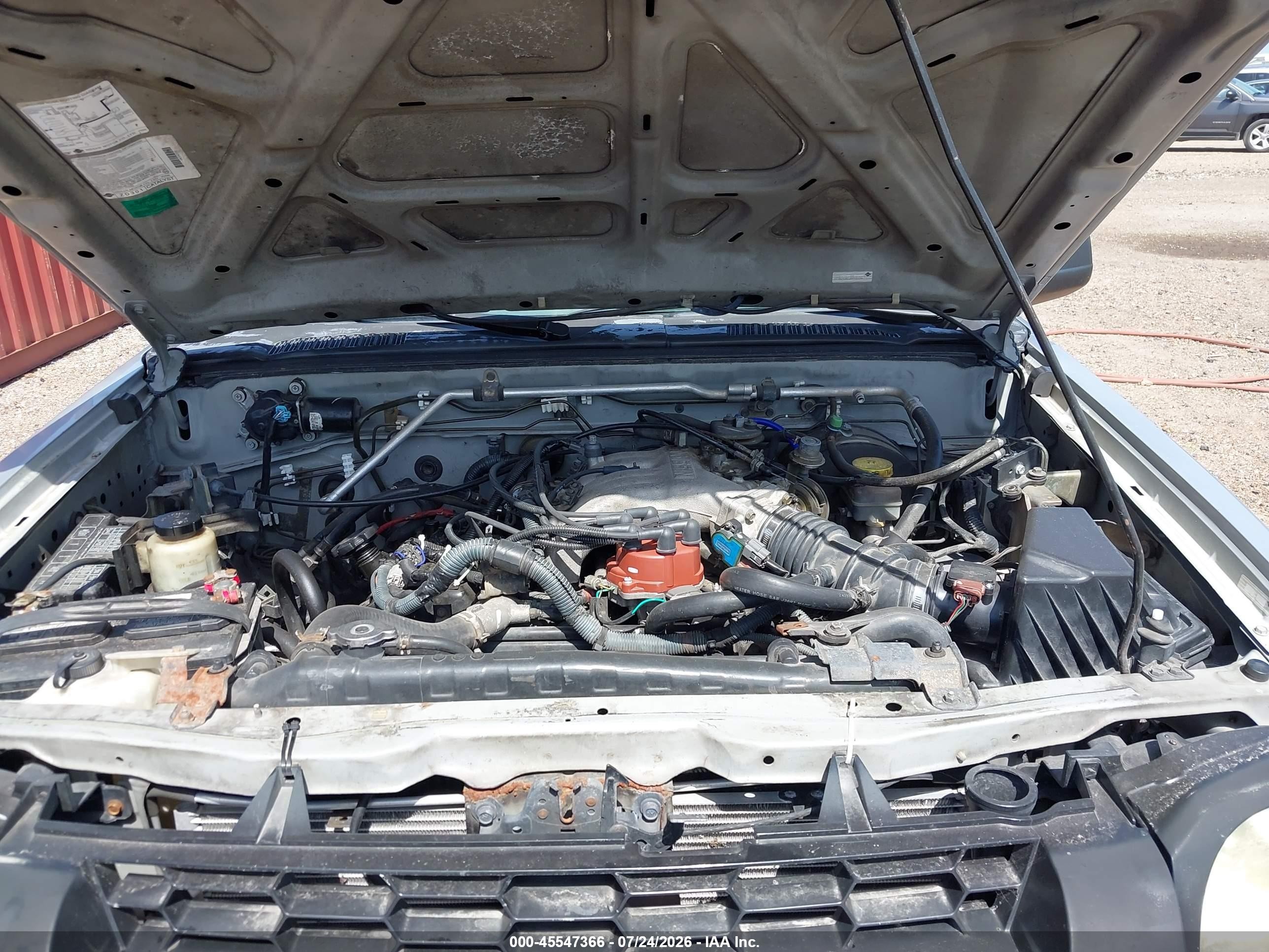 2004 Nissan Xterra Xe Silver vin: 5N1ED28TX4C650197