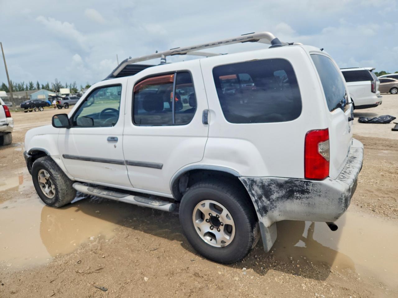2000 Nissan Xterra Xe-v6 White vin: 5N1ED28TXYC603354