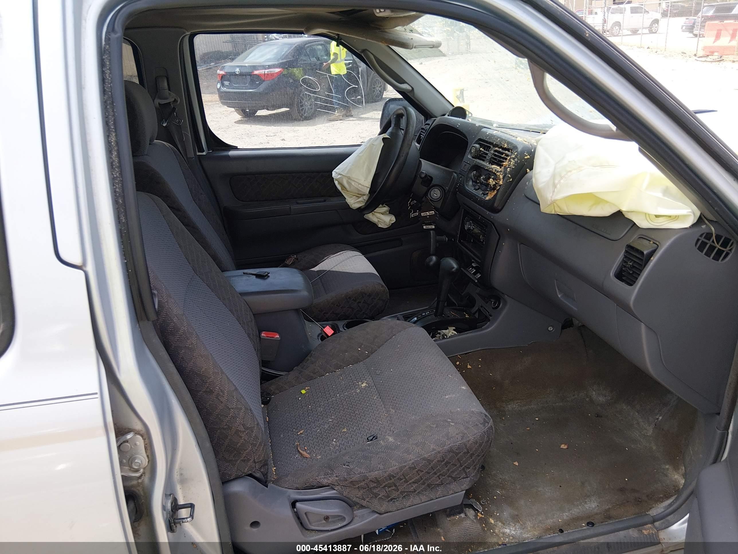 2001 Nissan Xterra Xe Silver vin: 5N1ED28Y01C504463