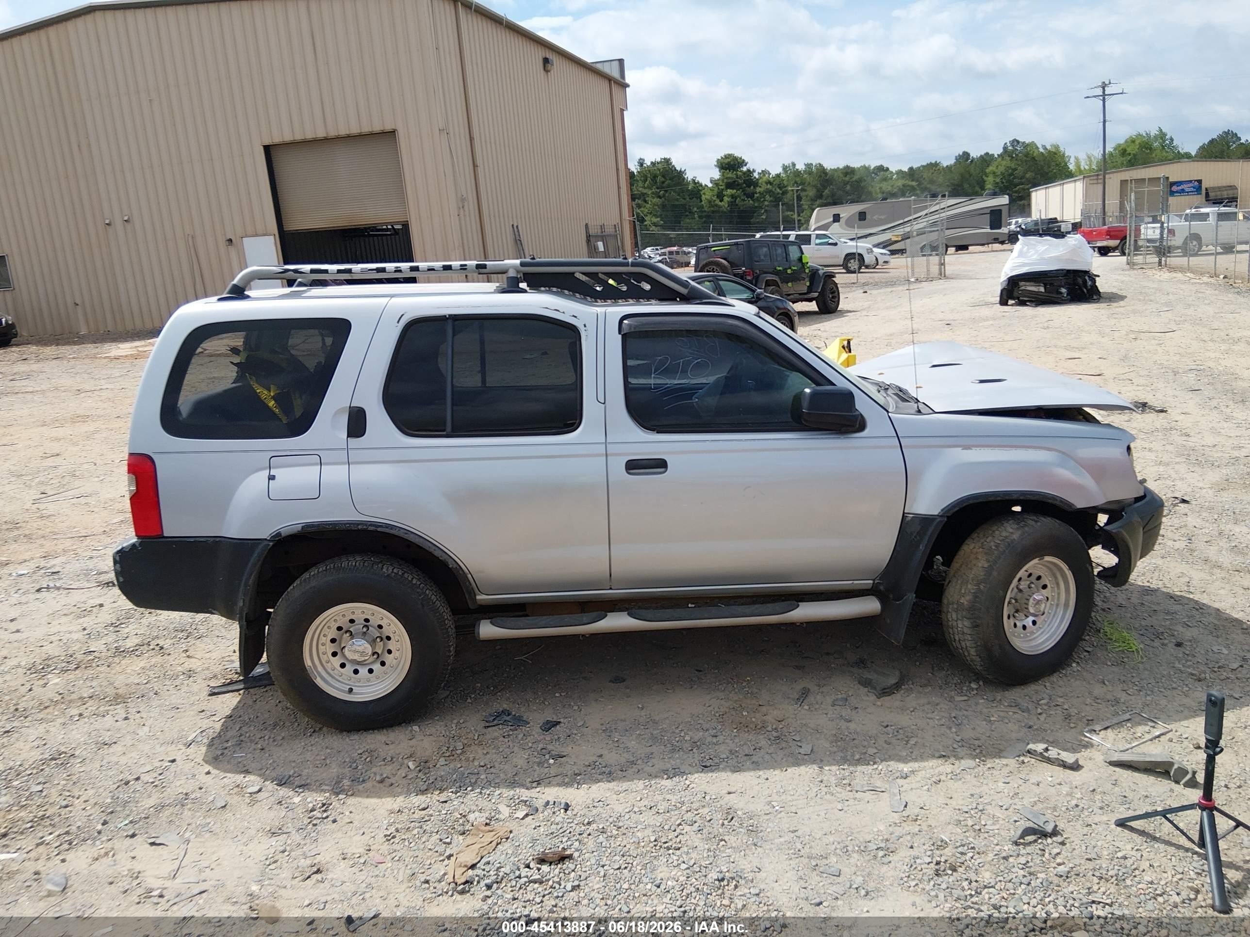 2001 Nissan Xterra Xe Silver vin: 5N1ED28Y01C504463