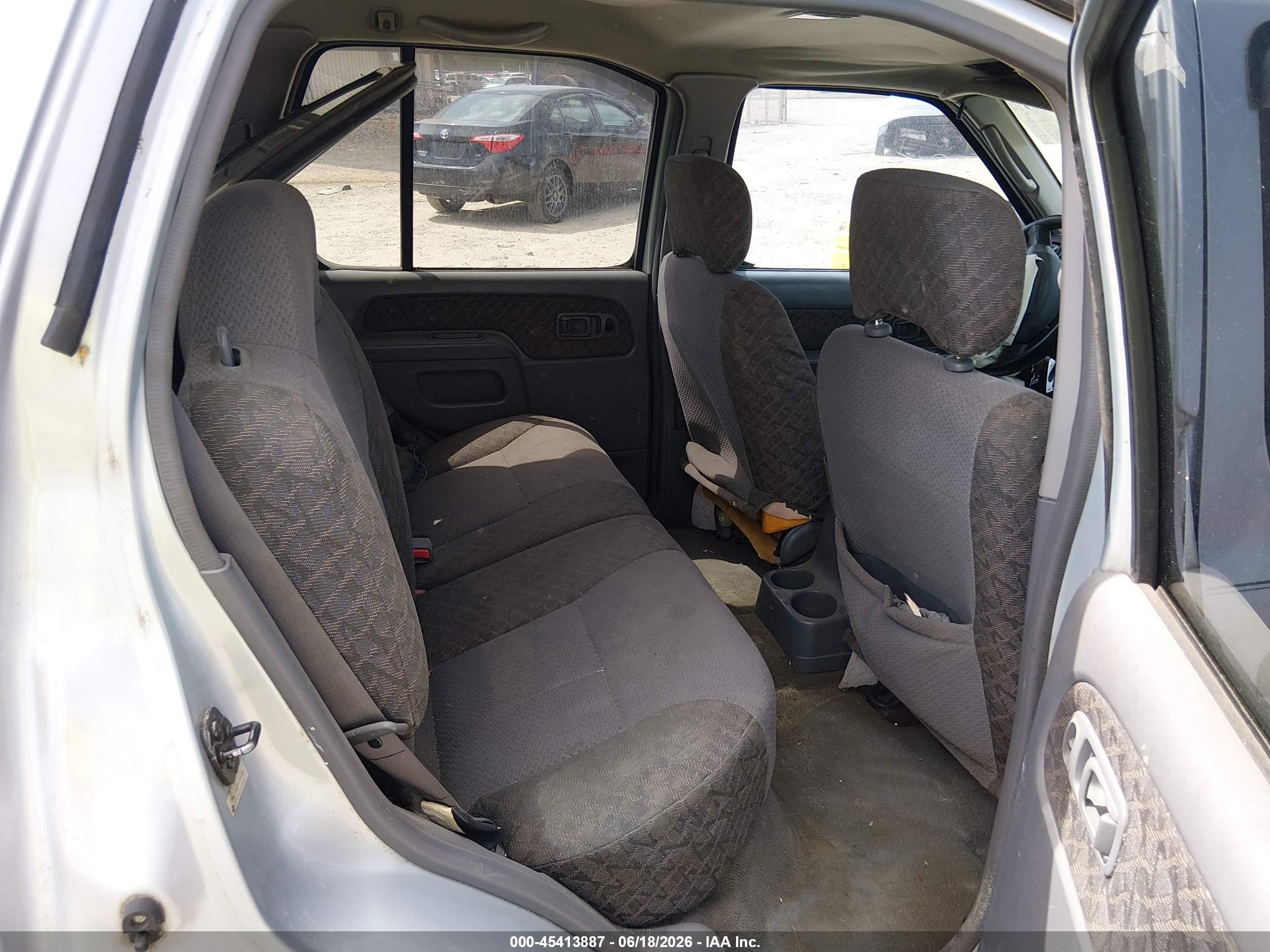 2001 Nissan Xterra Xe Silver vin: 5N1ED28Y01C504463