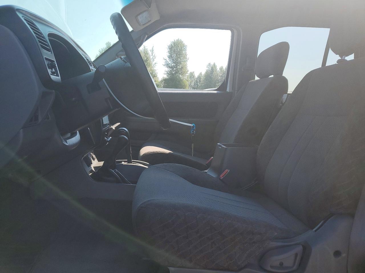 2000 Nissan Xterra Xe-v6 Silver vin: 5N1ED28Y0YC508765