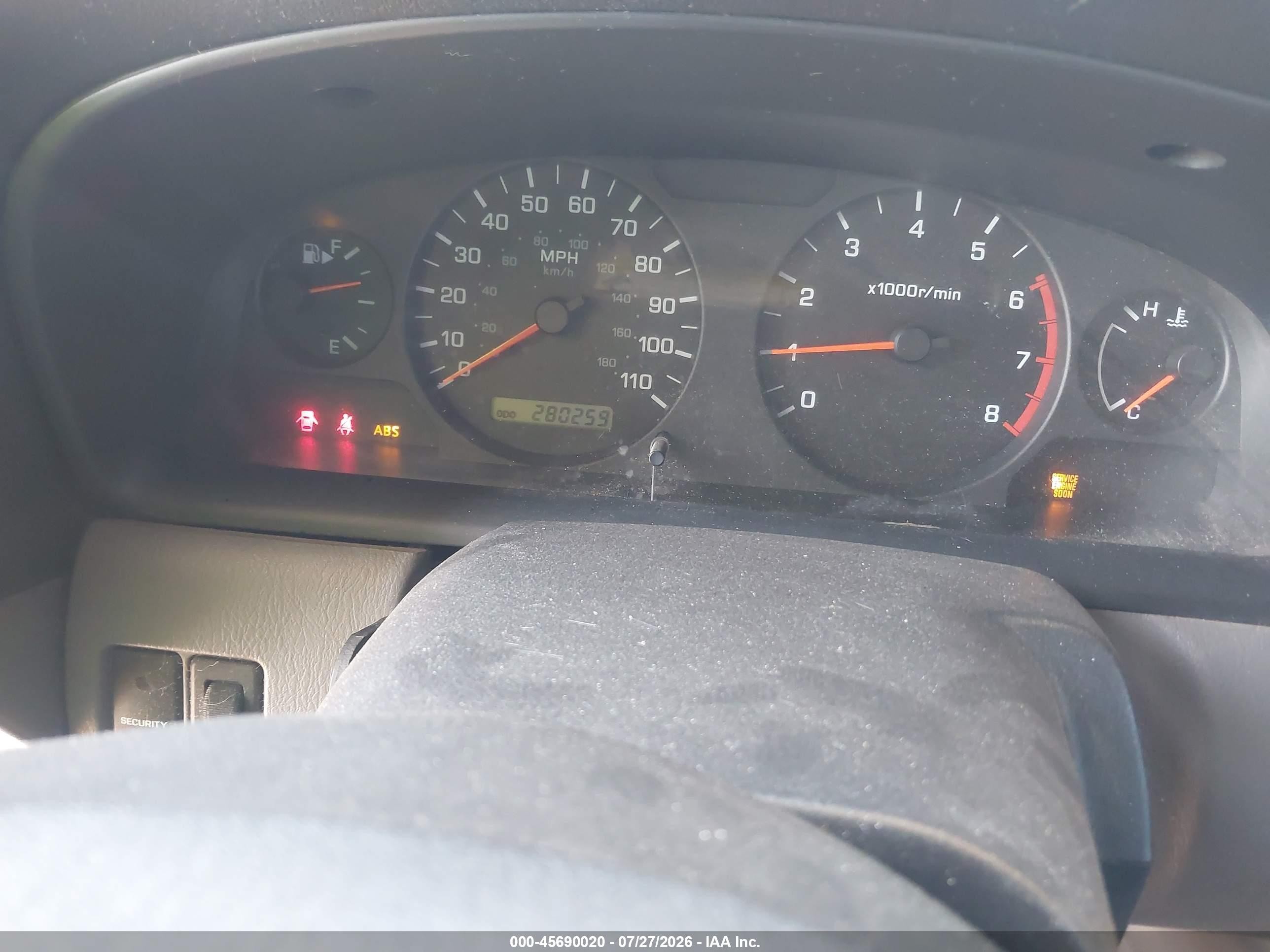 2001 Nissan Xterra Xe Silver vin: 5N1ED28Y11C553686