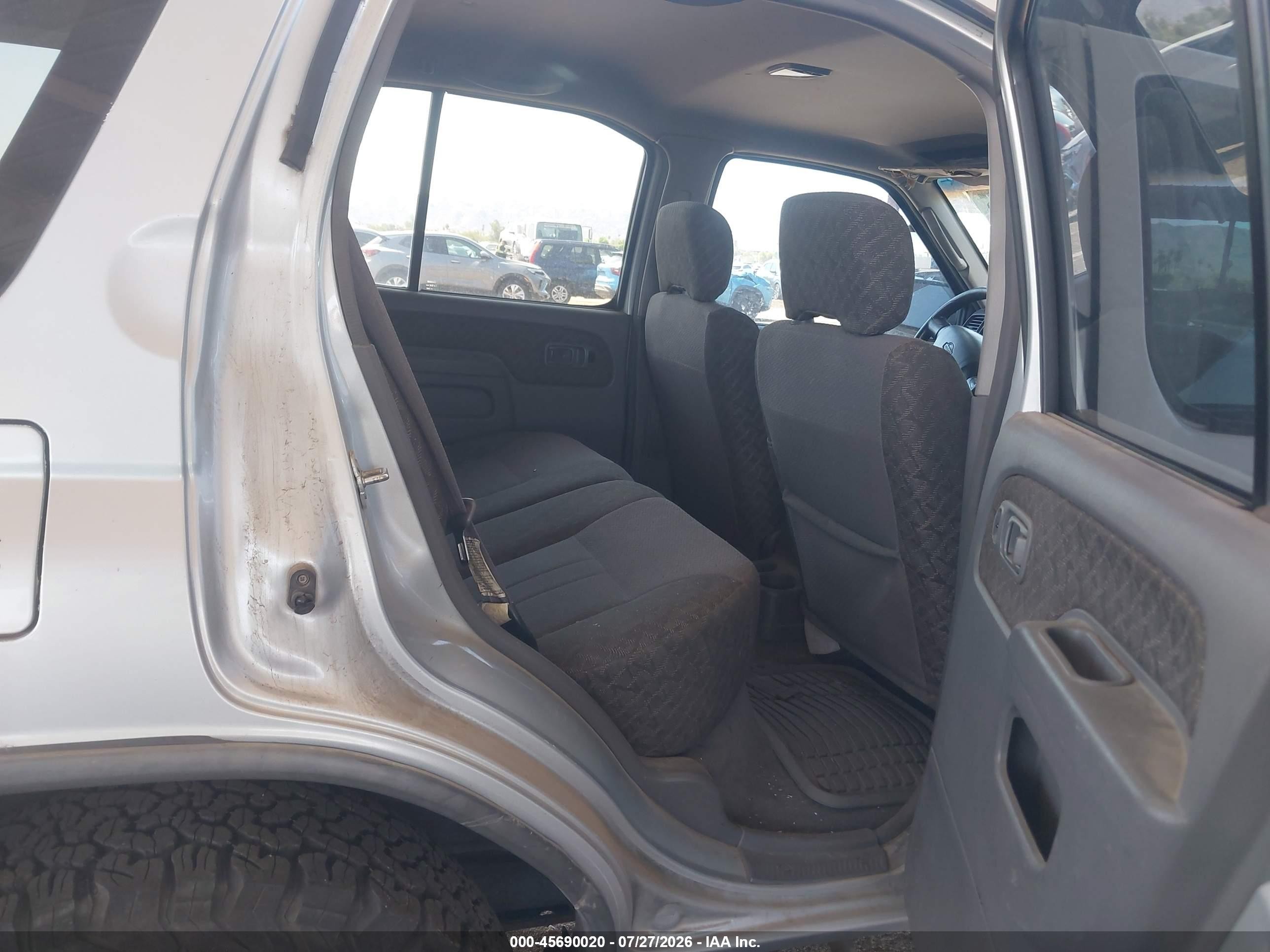 2001 Nissan Xterra Xe Silver vin: 5N1ED28Y11C553686