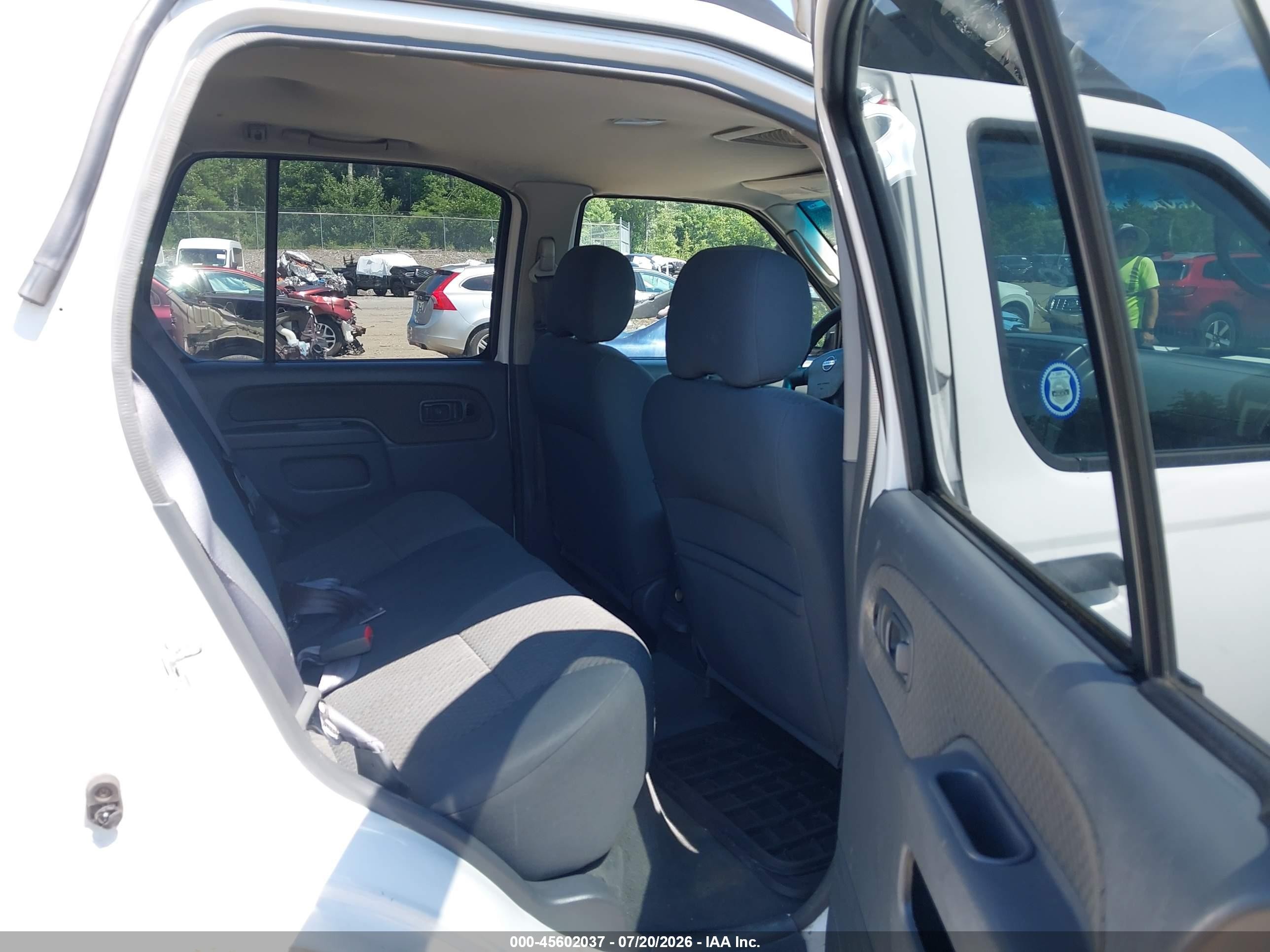 2004 Nissan Xterra Xe White vin: 5N1ED28Y14C607010