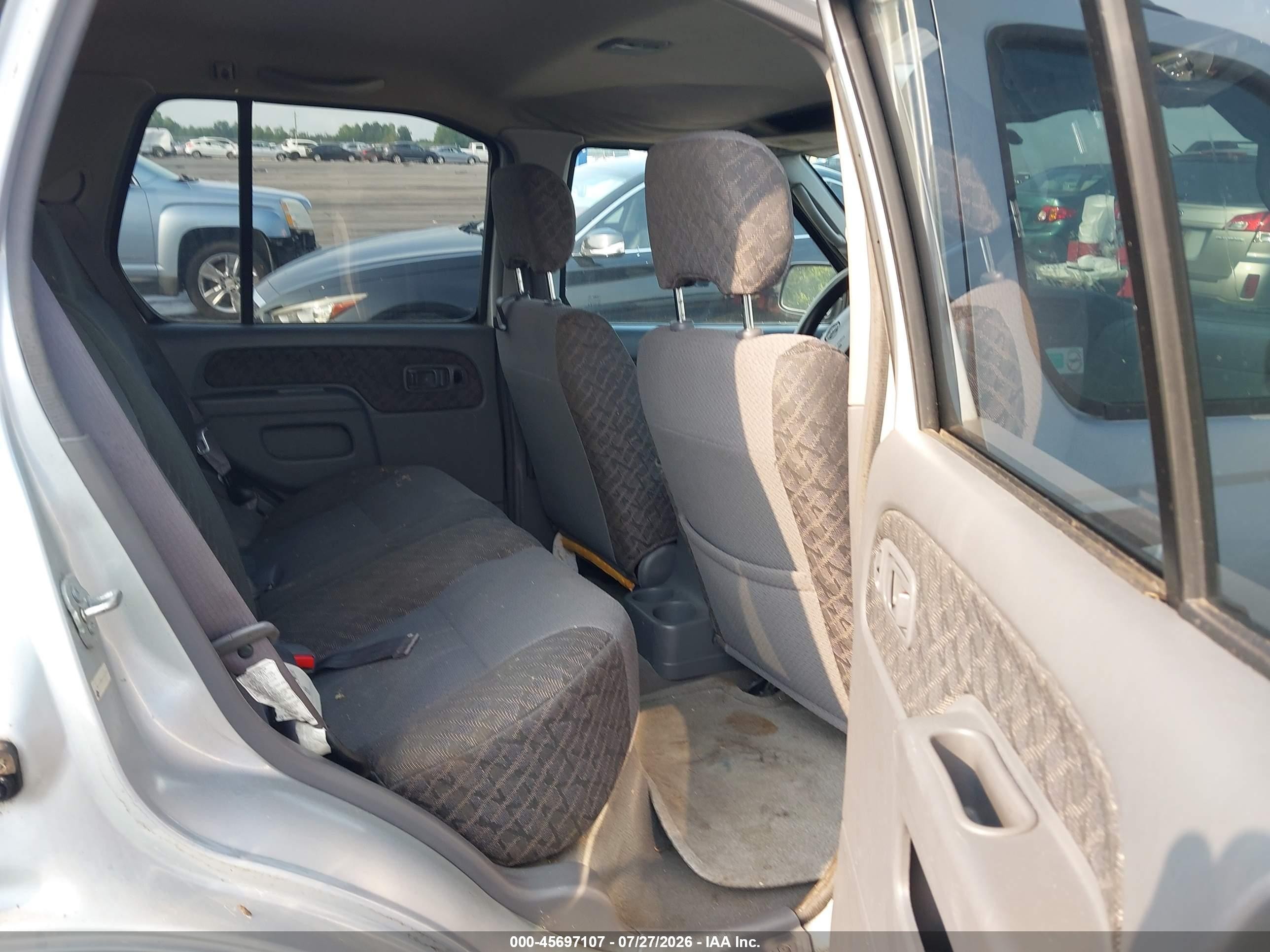2001 Nissan Xterra Xe Silver vin: 5N1ED28Y21C541384