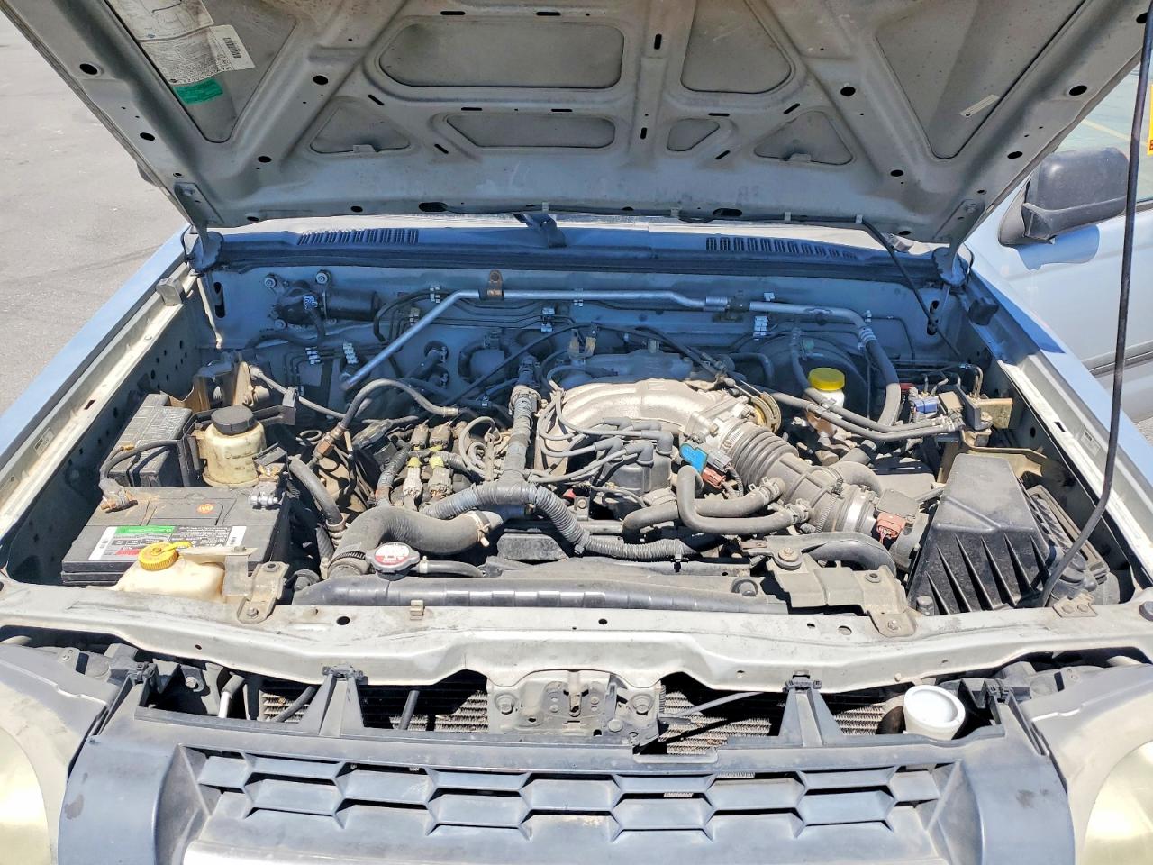2002 Nissan Xterra Xe-v6 Silver vin: 5N1ED28Y22C576993