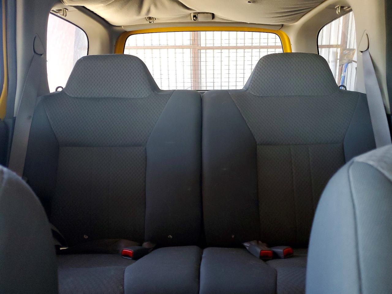 2003 Nissan Xterra Xe-v6 Yellow vin: 5N1ED28Y33C695718