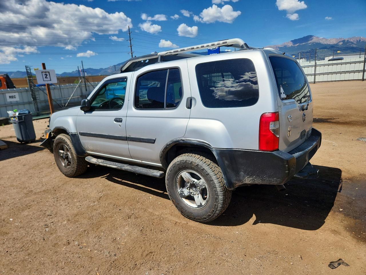 2004 Nissan Xterra Xe Silver vin: 5N1ED28Y34C675521