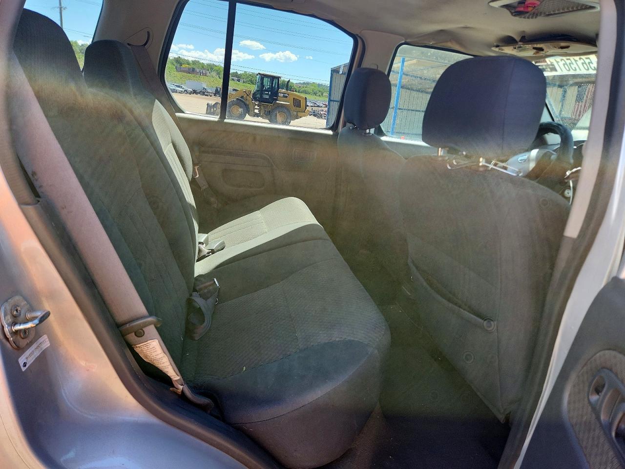 2004 Nissan Xterra Xe Silver vin: 5N1ED28Y34C675521