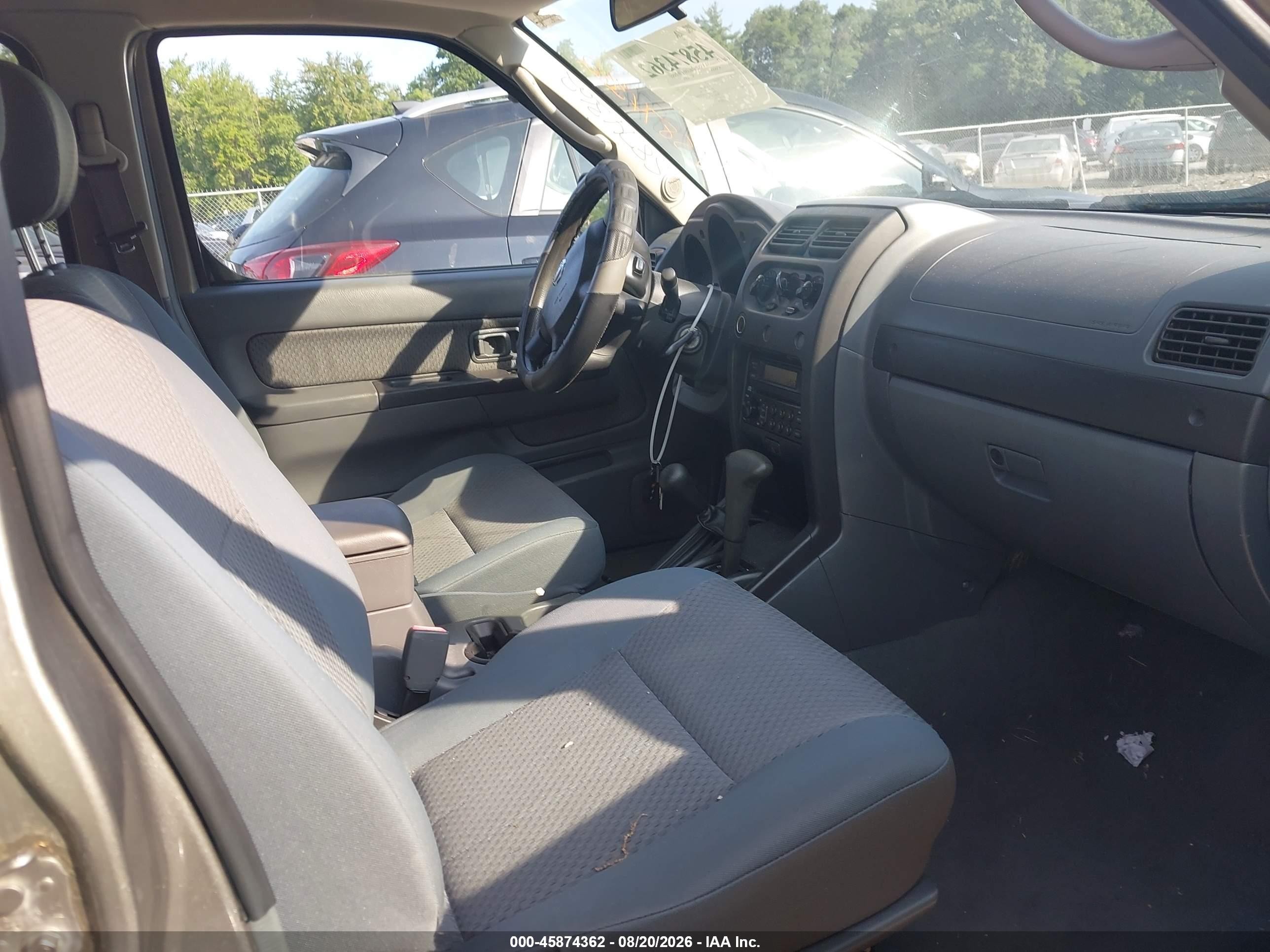 2003 Nissan Xterra Xe Silver vin: 5N1ED28Y43C699390