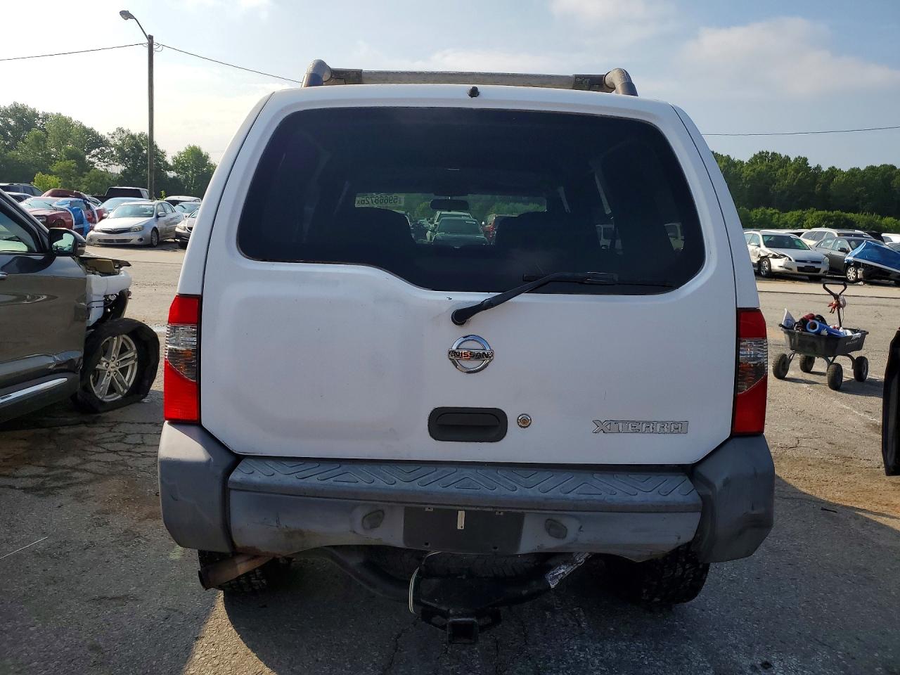 2004 Nissan Xterra Xe White vin: 5N1ED28Y44C625565