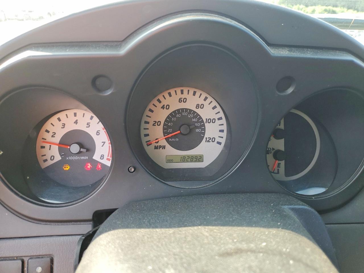 2004 Nissan Xterra Xe White vin: 5N1ED28Y44C625565