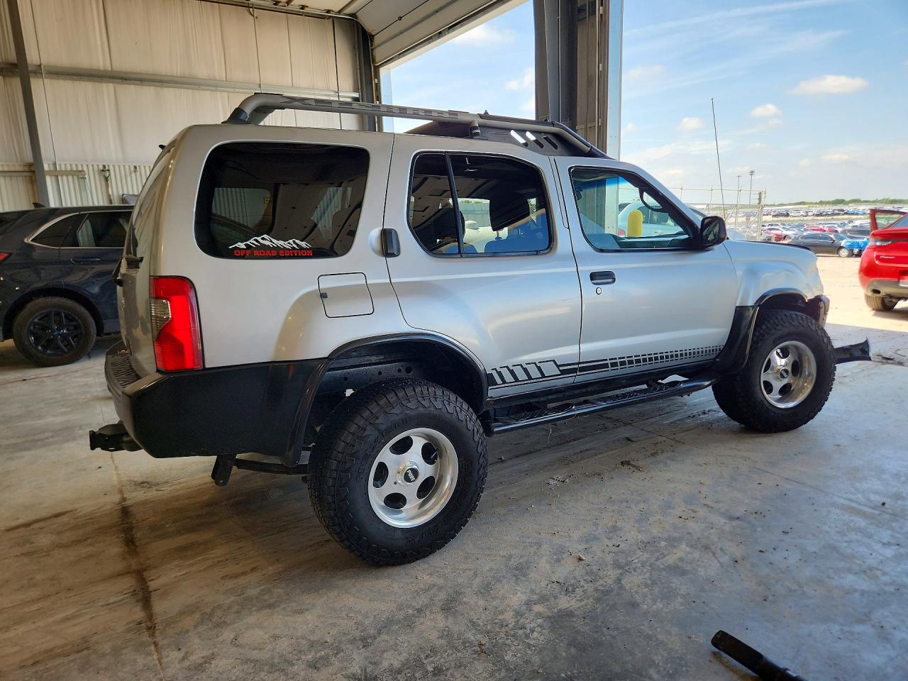 2000 Nissan Xterra Xe-v6 Silver vin: 5N1ED28Y5YC548503
