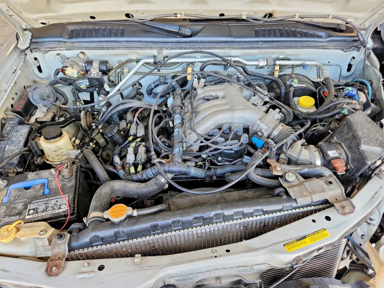 2000 Nissan Xterra Xe-v6 Silver vin: 5N1ED28Y5YC548503