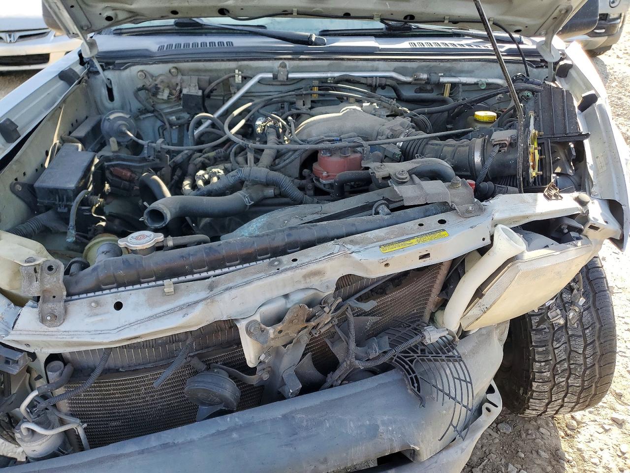 2000 Nissan Xterra Xe-v6 Серебряный vin: 5N1ED28Y5YC601989