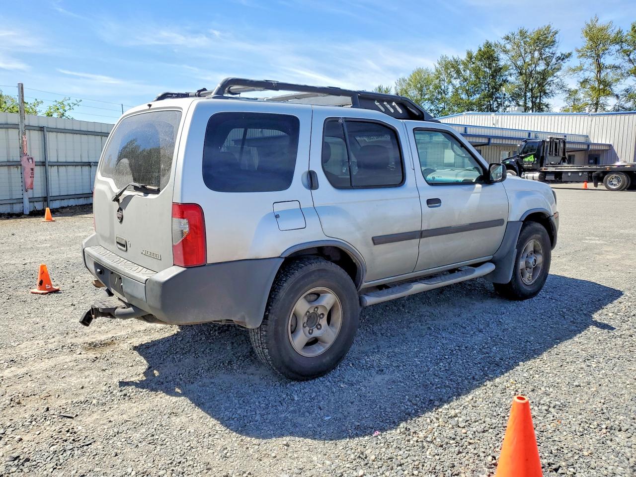 2004 Nissan Xterra Xe Silver vin: 5N1ED28Y74C653280