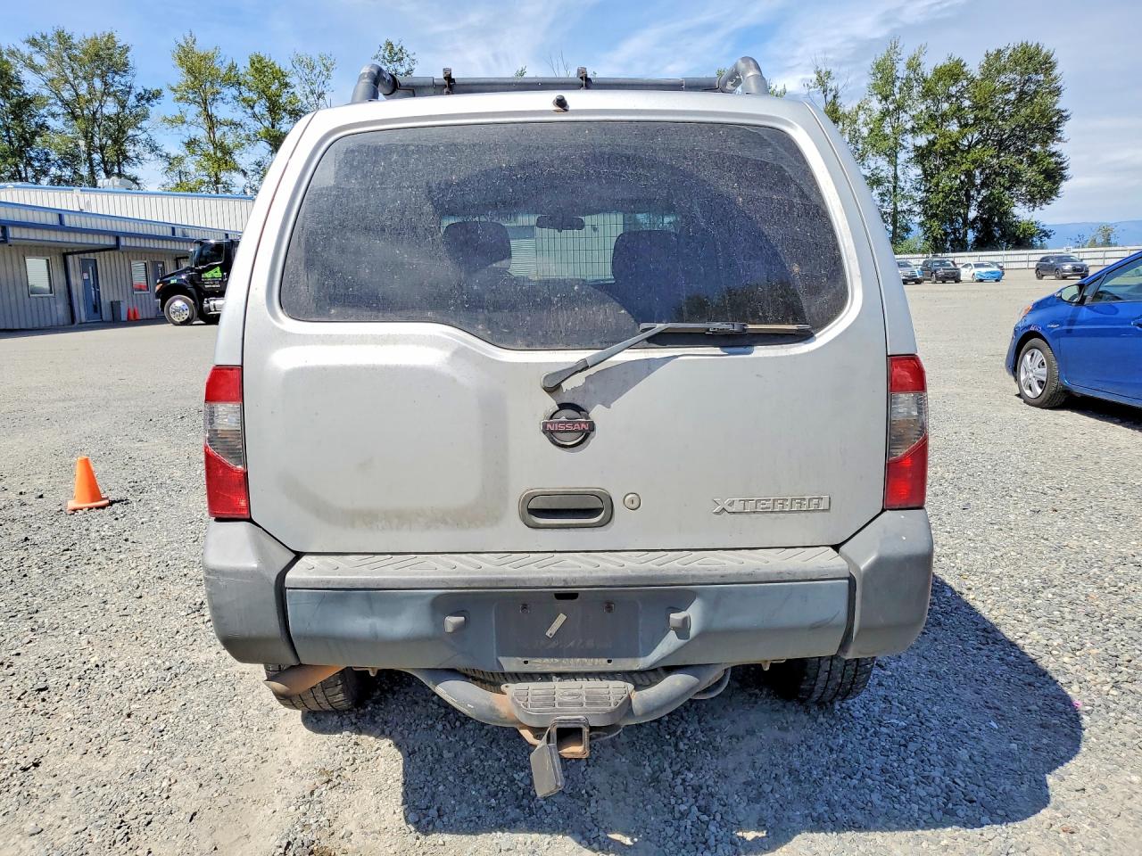 2004 Nissan Xterra Xe Silver vin: 5N1ED28Y74C653280