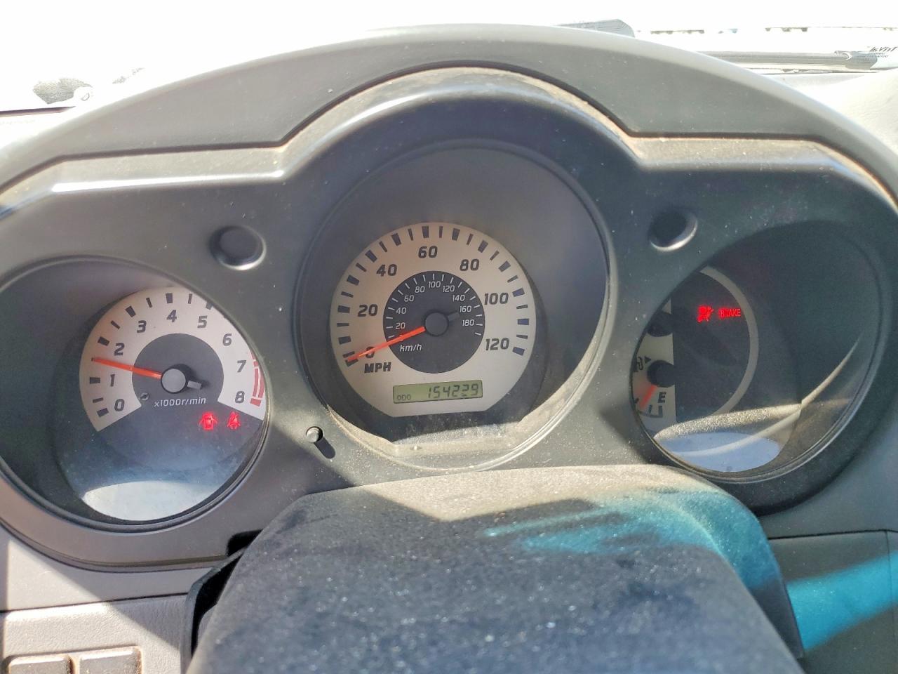 2004 Nissan Xterra Xe Silver vin: 5N1ED28Y74C653280