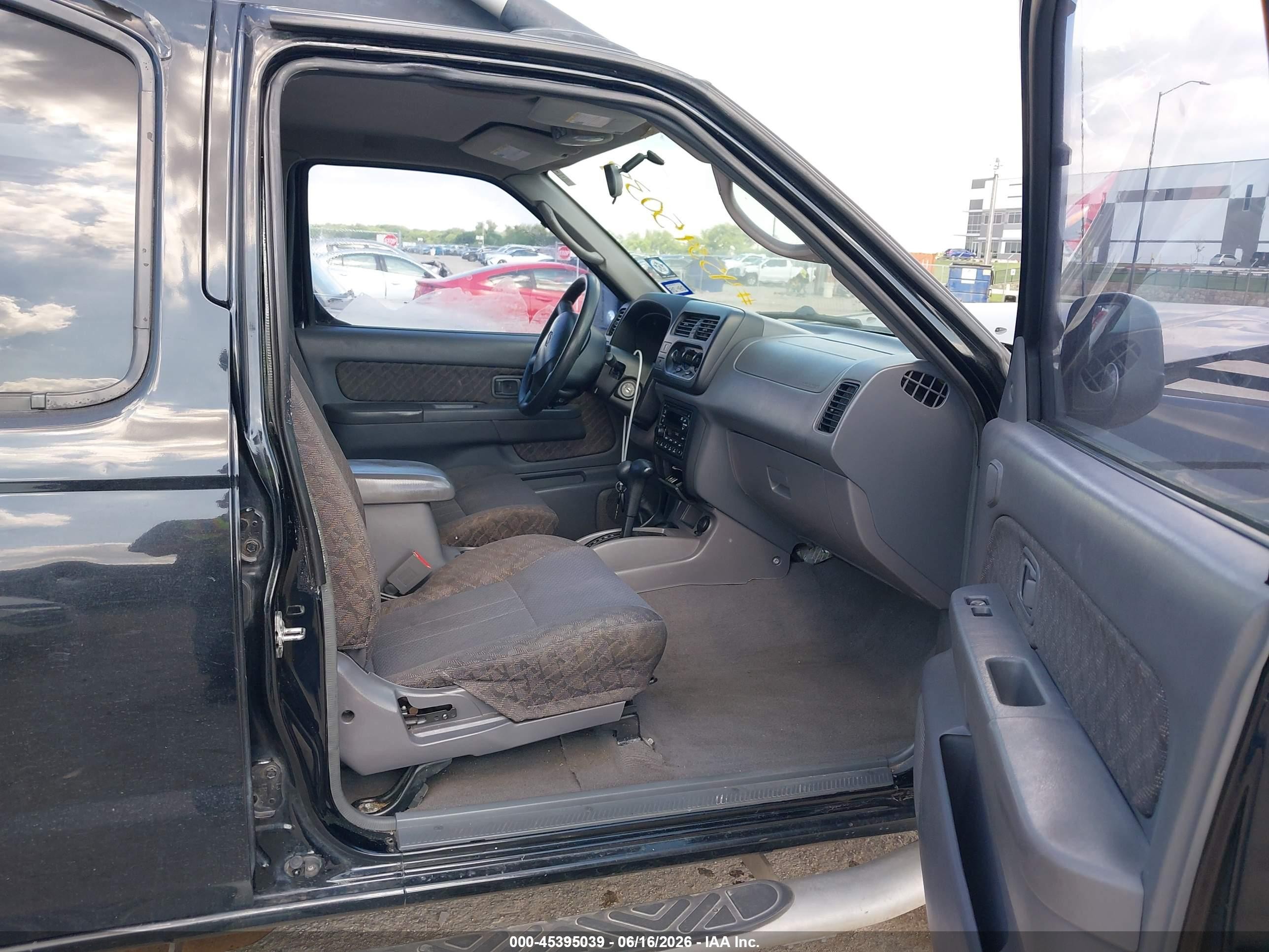 2001 Nissan Xterra Xe Black vin: 5N1ED28Y81C582196