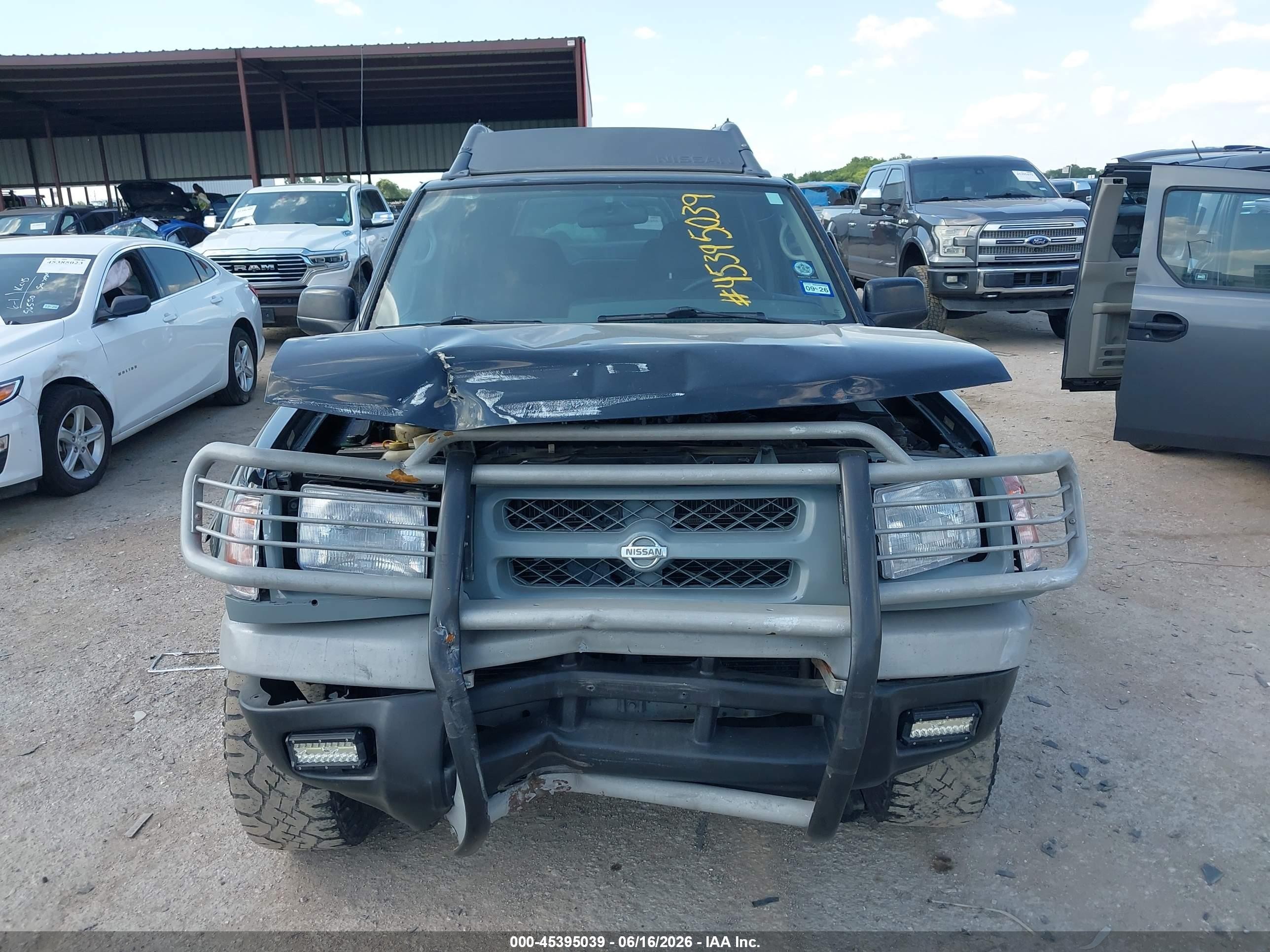2001 Nissan Xterra Xe Black vin: 5N1ED28Y81C582196