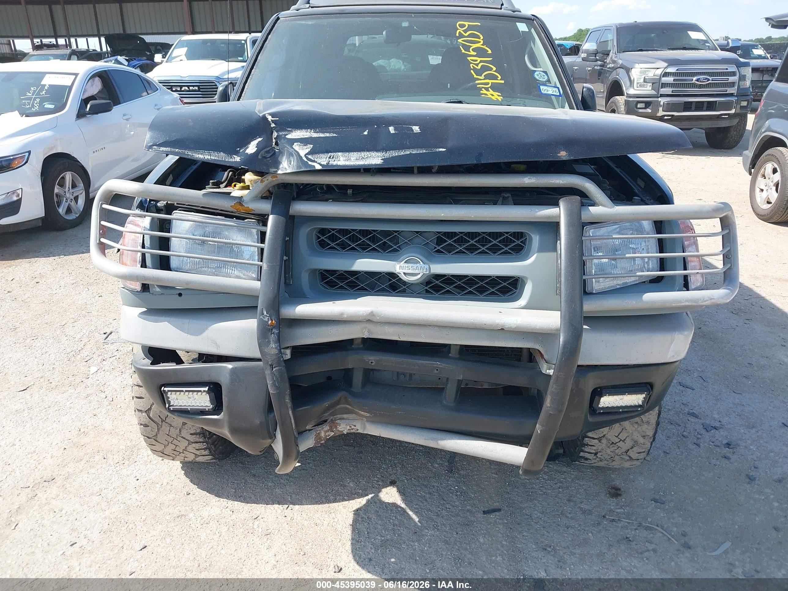 2001 Nissan Xterra Xe Black vin: 5N1ED28Y81C582196