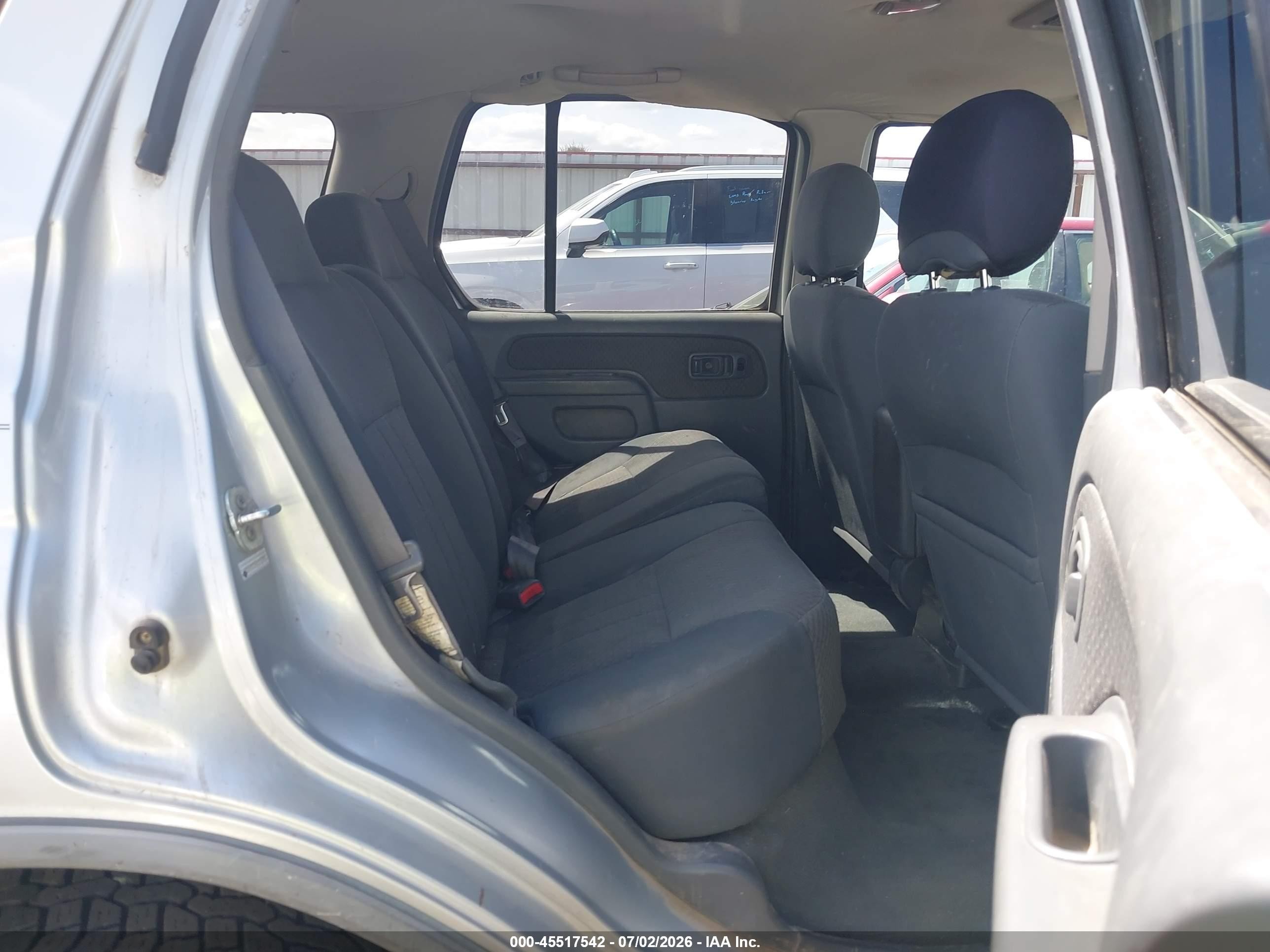 2003 Nissan Xterra Xe Silver vin: 5N1ED28Y83C661158