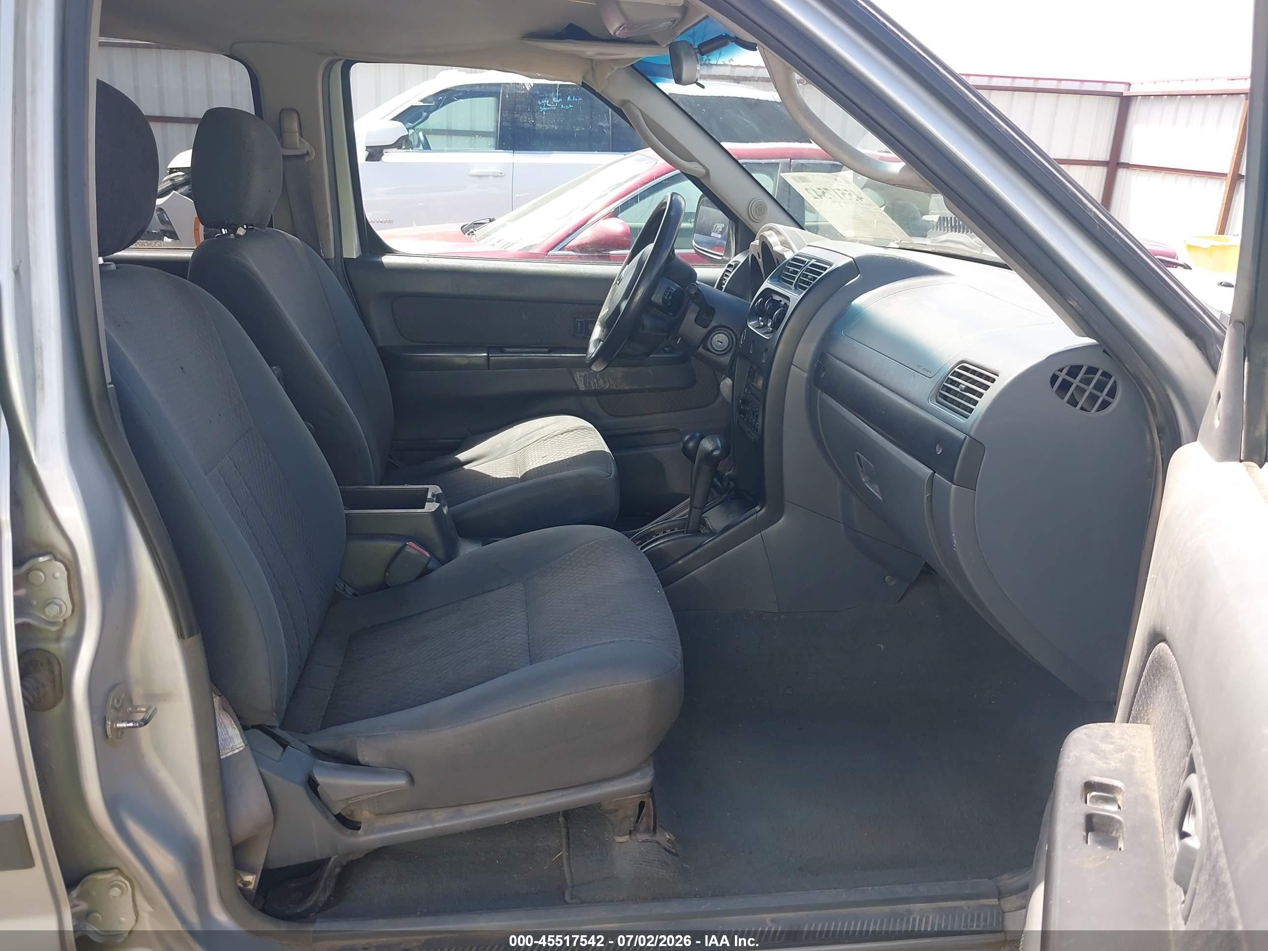 2003 Nissan Xterra Xe Silver vin: 5N1ED28Y83C661158