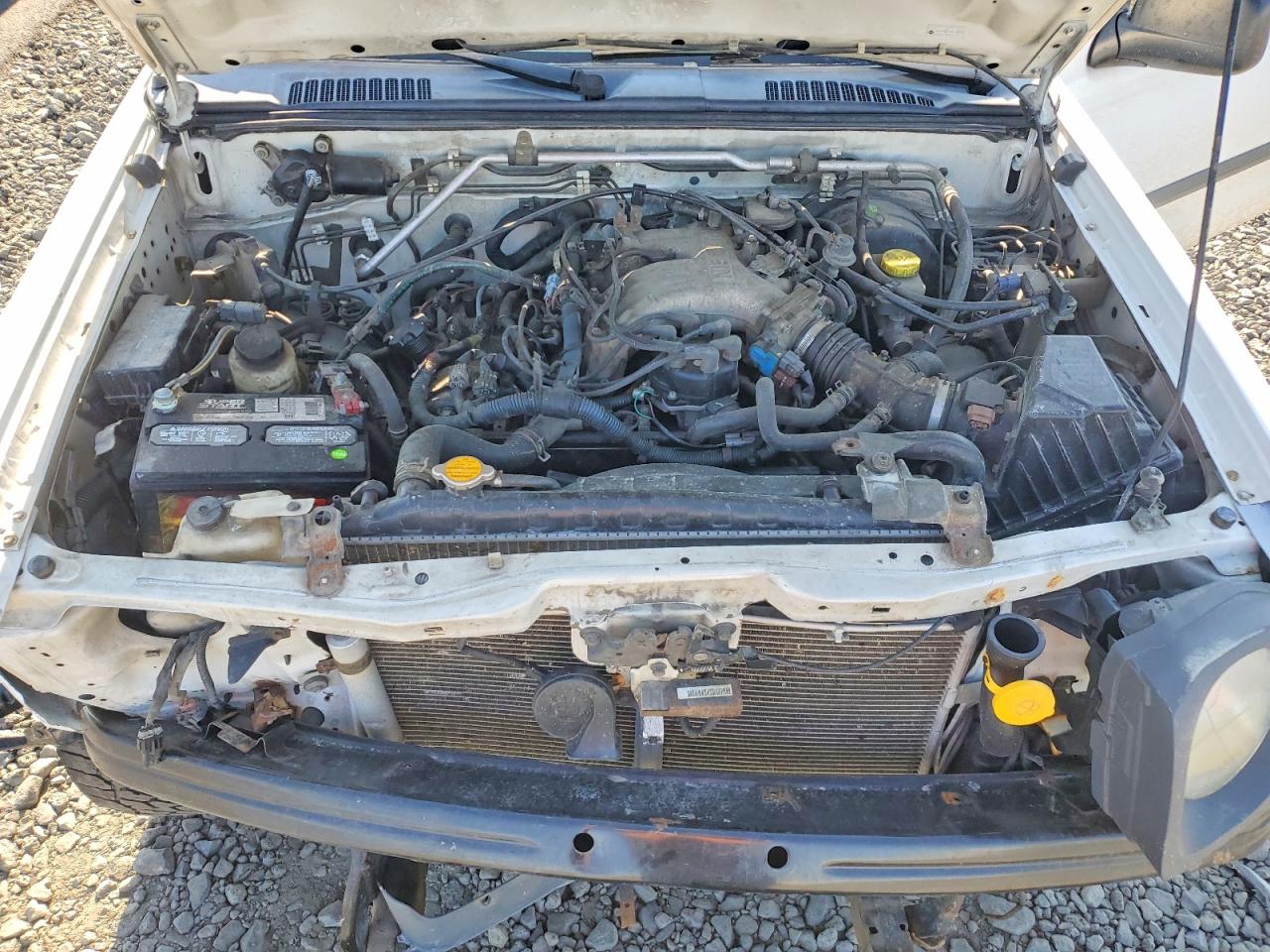 2004 Nissan Xterra Xe White vin: 5N1ED28Y84C626170