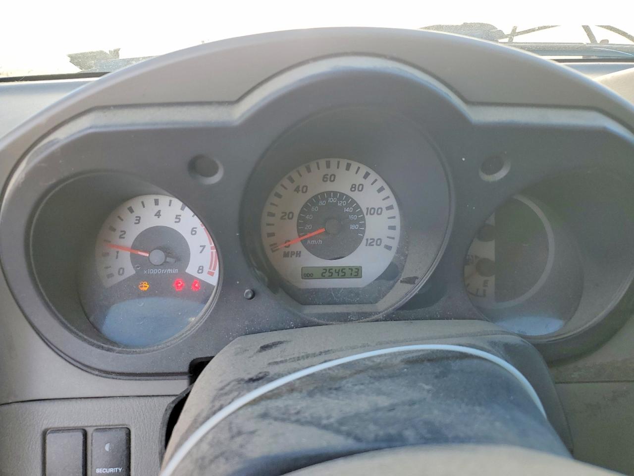 2004 Nissan Xterra Xe White vin: 5N1ED28Y84C626170