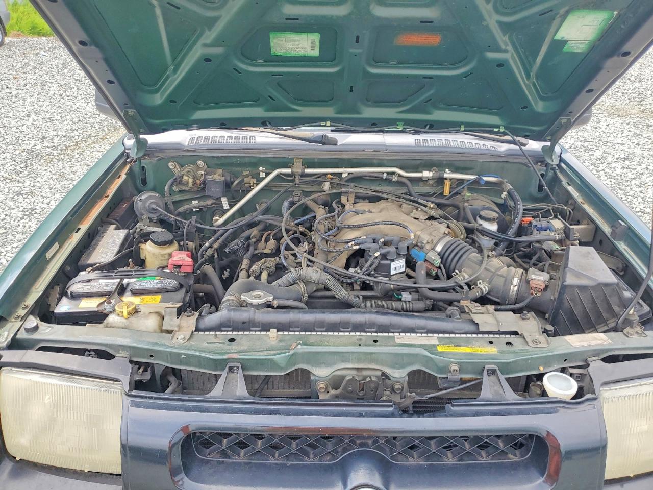 2000 Nissan Xterra Xe-v6 Зеленый vin: 5N1ED28Y8YC562430