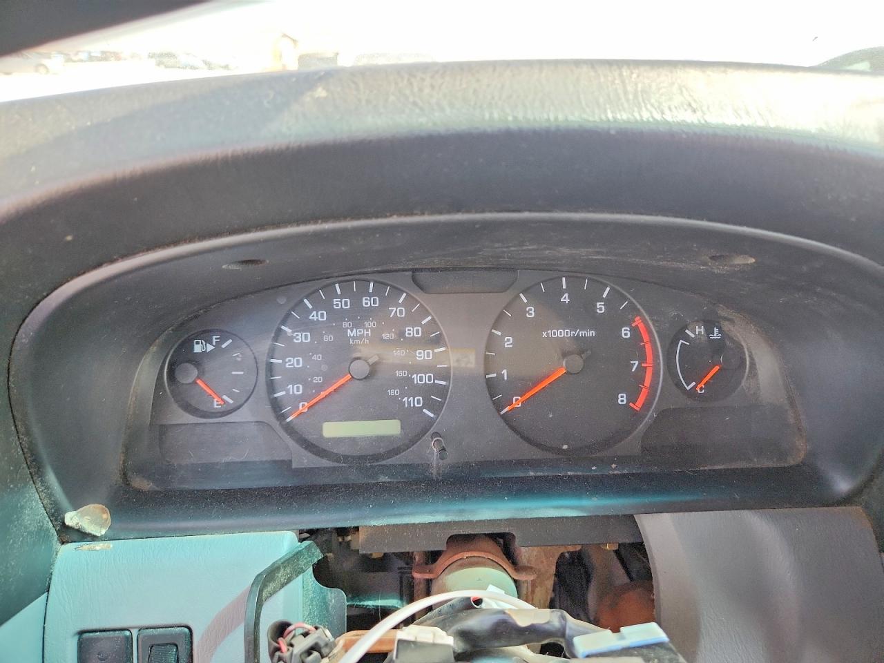 2001 Nissan Xterra Xe-v6 Silver vin: 5N1ED28Y91C579288