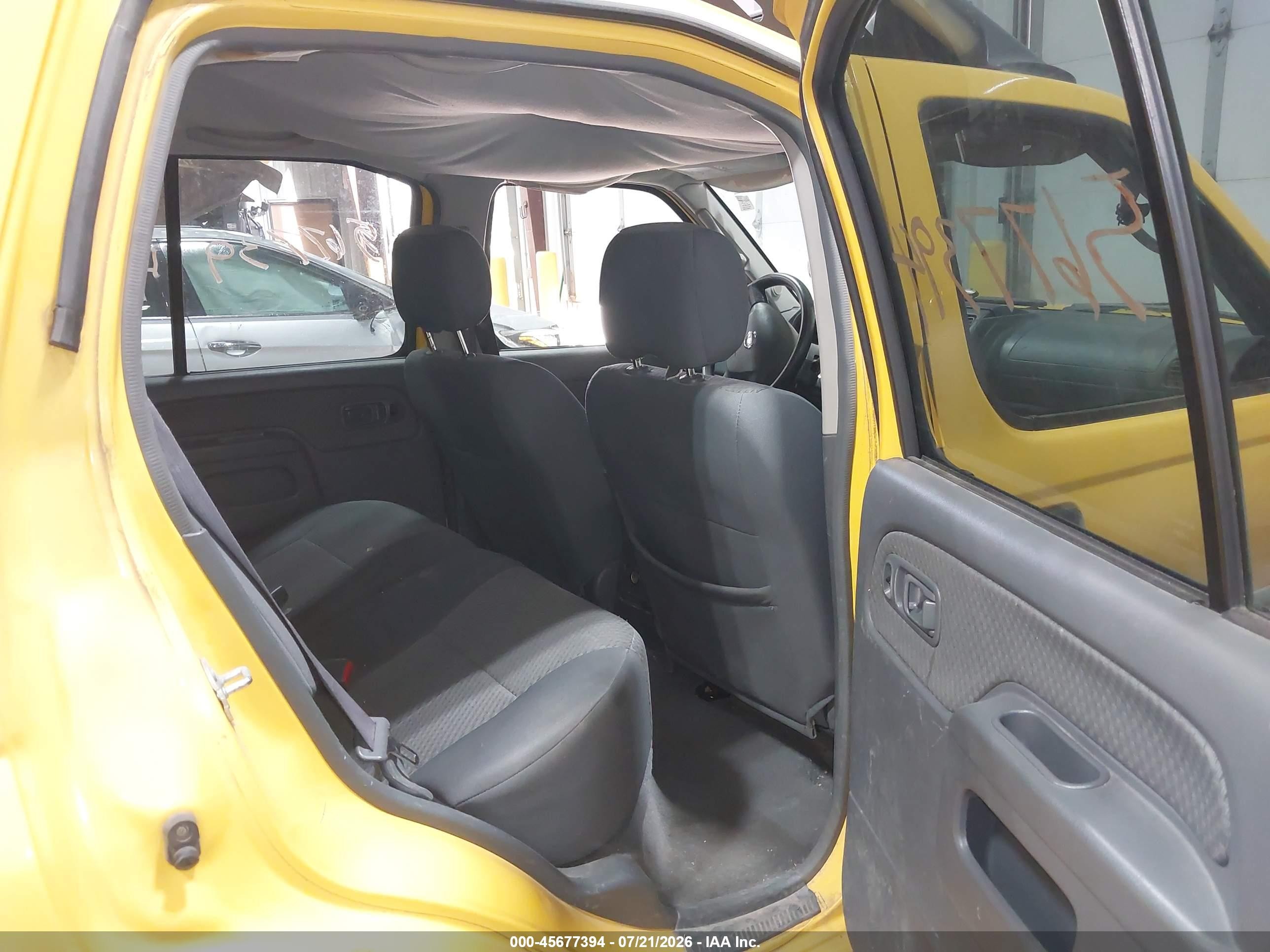 2002 Nissan Xterra Xe Yellow vin: 5N1ED28Y92C545210