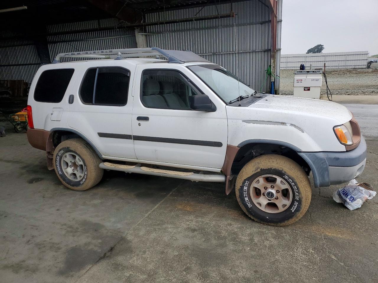 2000 Nissan Xterra White vin: 5N1ED28Y9YC534619