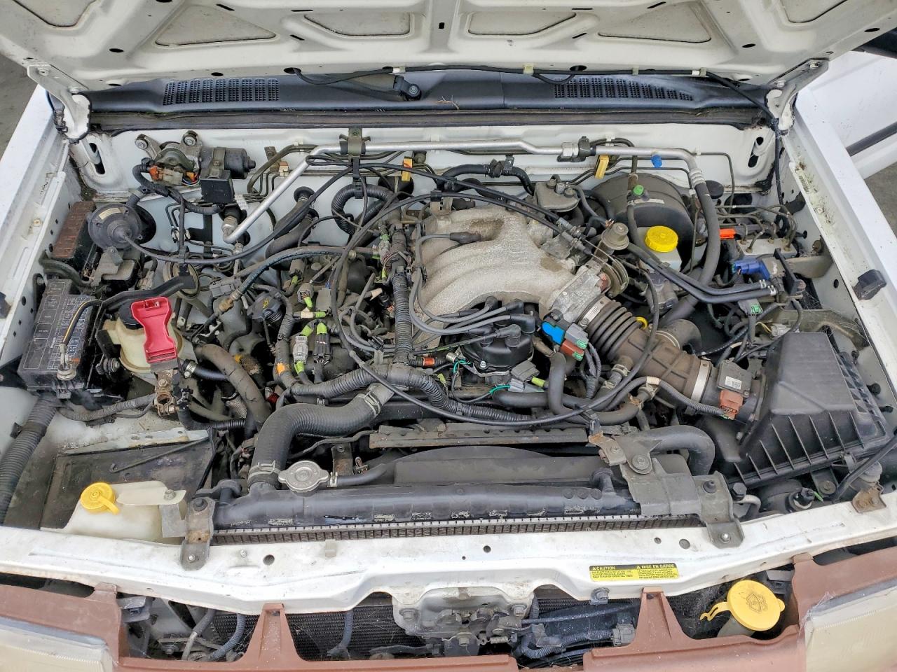 2000 Nissan Xterra White vin: 5N1ED28Y9YC534619