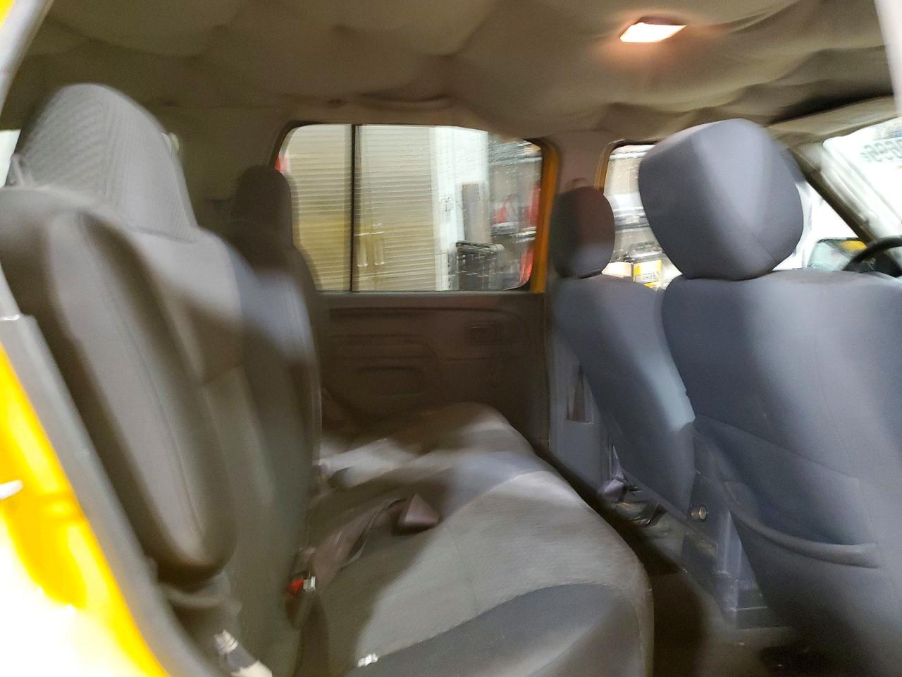 2002 Nissan Xterra Xe-v6 Yellow vin: 5N1ED28YX2C519893