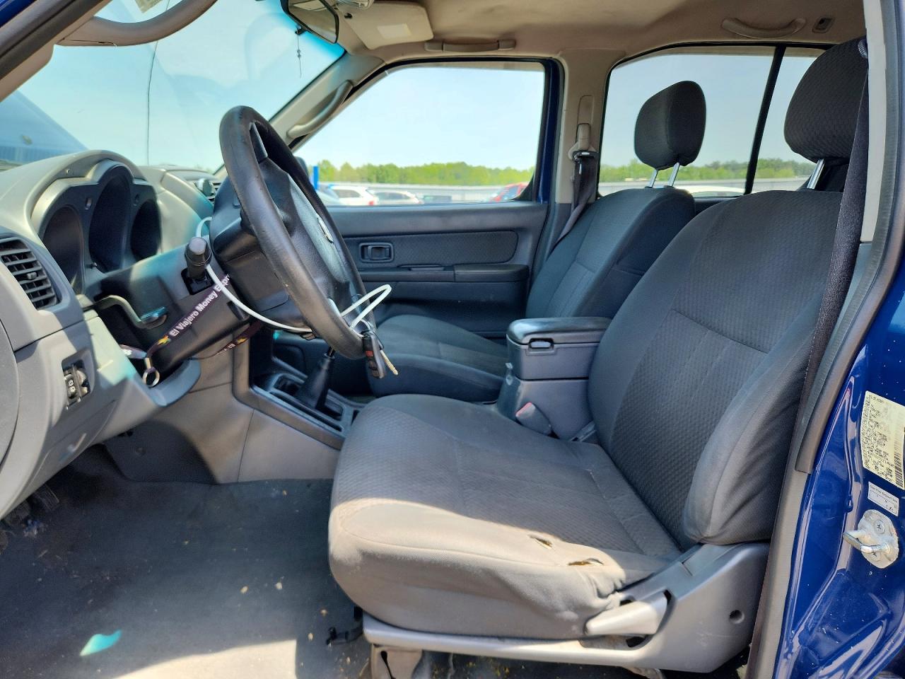 2002 Niss Xterra Xe Blue vin: 5N1MD28T62C531460