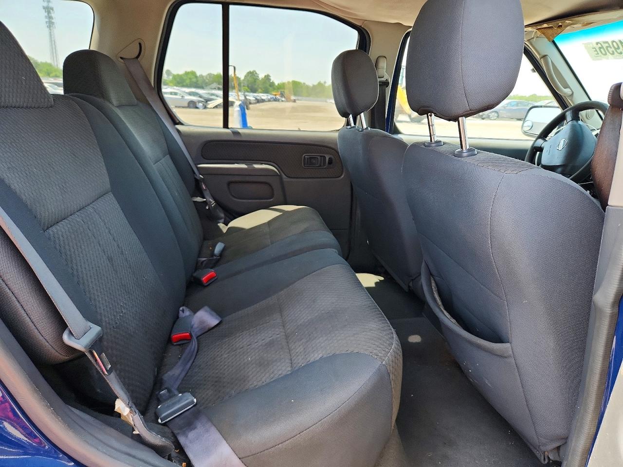 2002 Niss Xterra Xe Blue vin: 5N1MD28T62C531460