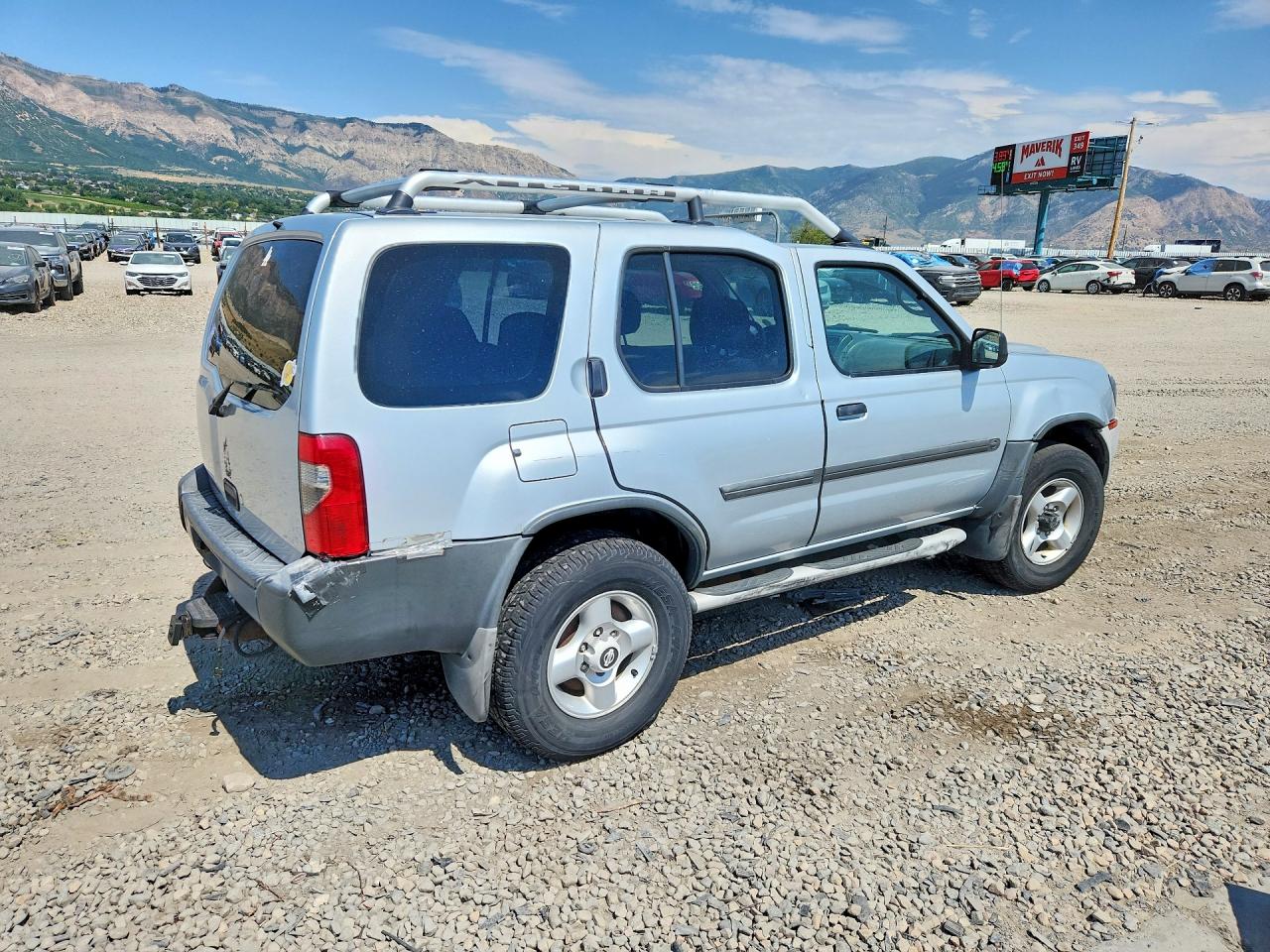 2002 Nissan Xterra Xe S Silver vin: 5N1MD28Y62C568990
