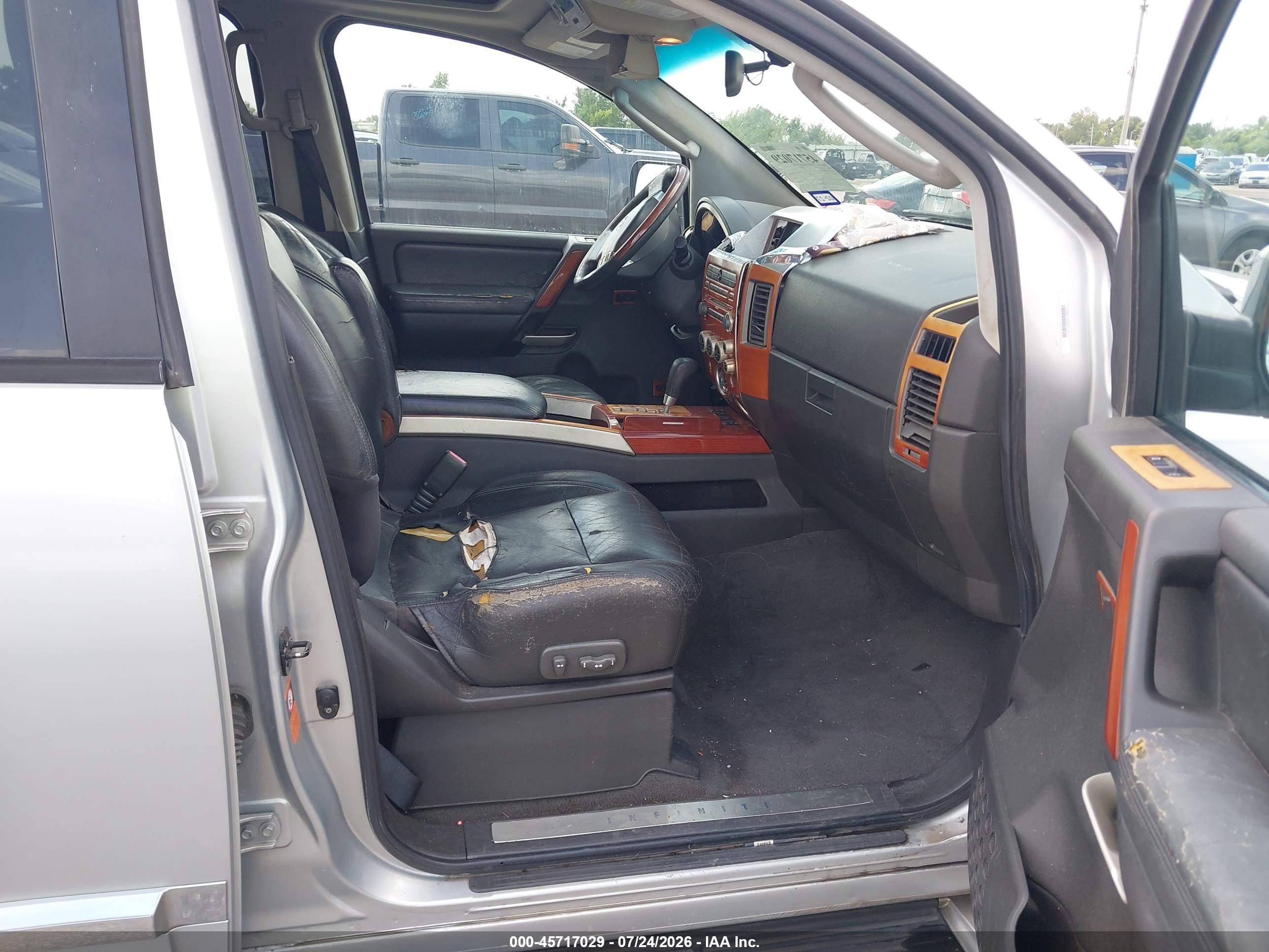 2004 Infiniti Qx56   Silver vin: 5N3AA08A54N812386