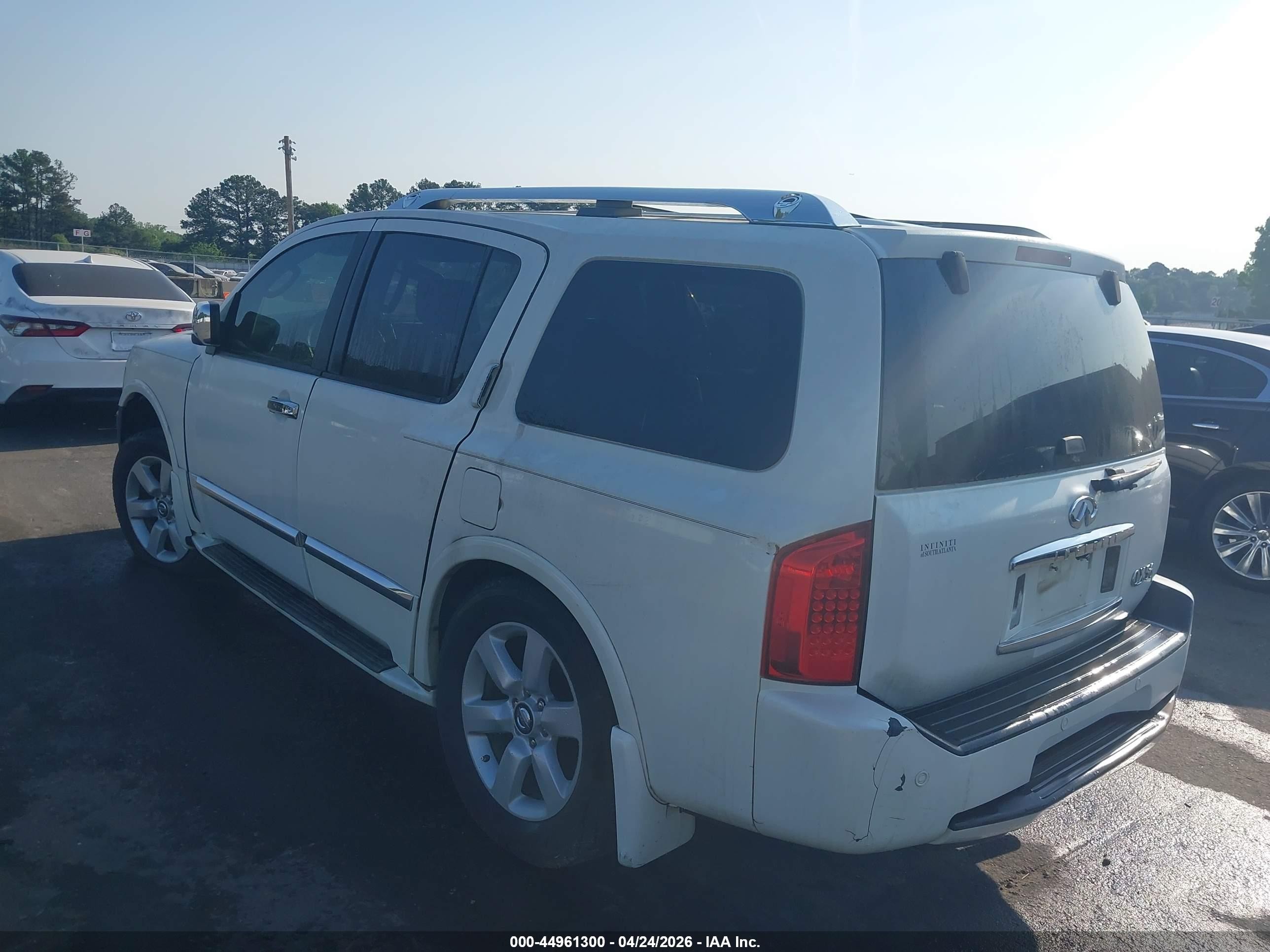 2009 Infiniti Qx56   White vin: 5N3AA08C09N901811