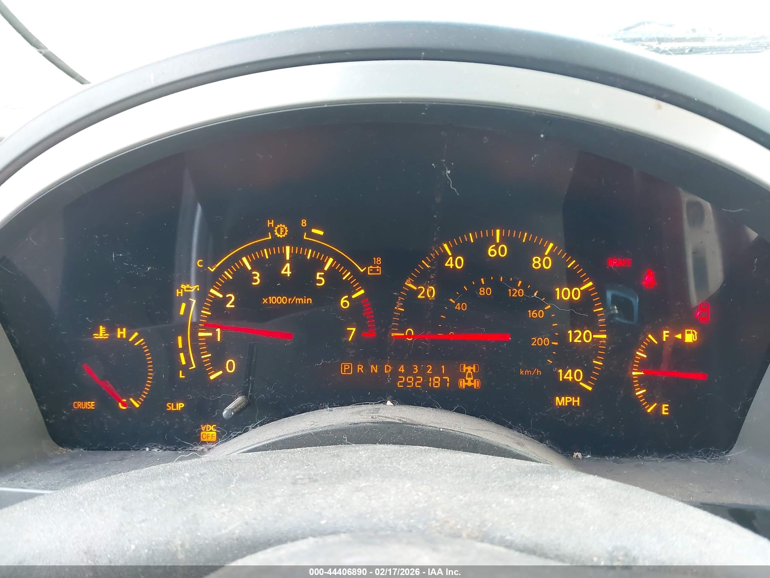2004 Infiniti Qx56   Silver vin: 5N3AA08CX4N803765