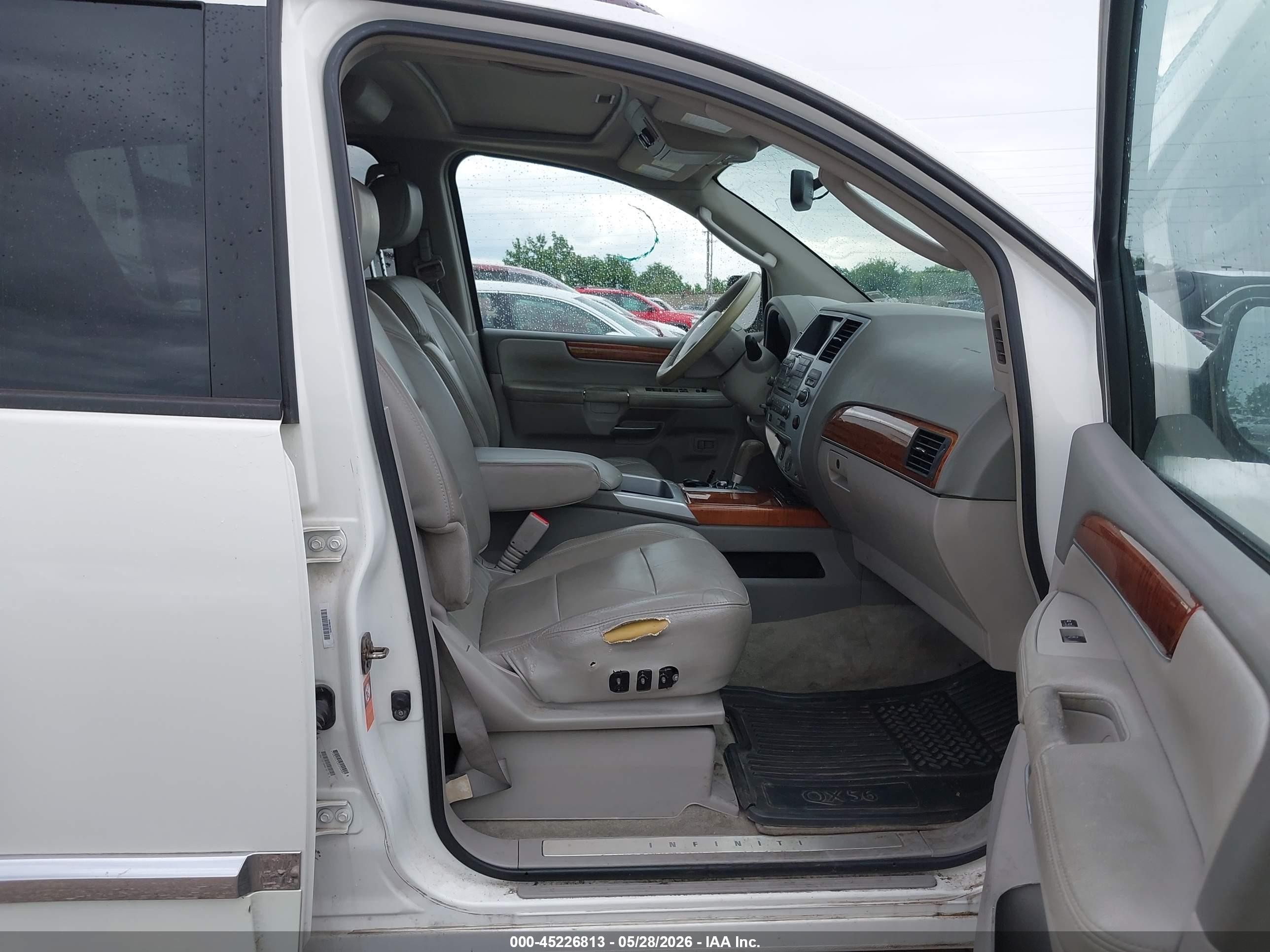 2010 Infiniti Qx56   White vin: 5N3ZA0NE5AN909092