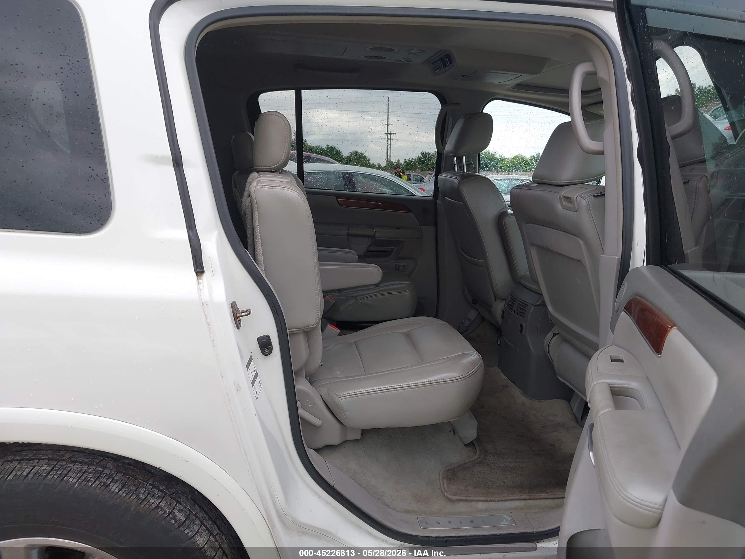 2010 Infiniti Qx56   White vin: 5N3ZA0NE5AN909092