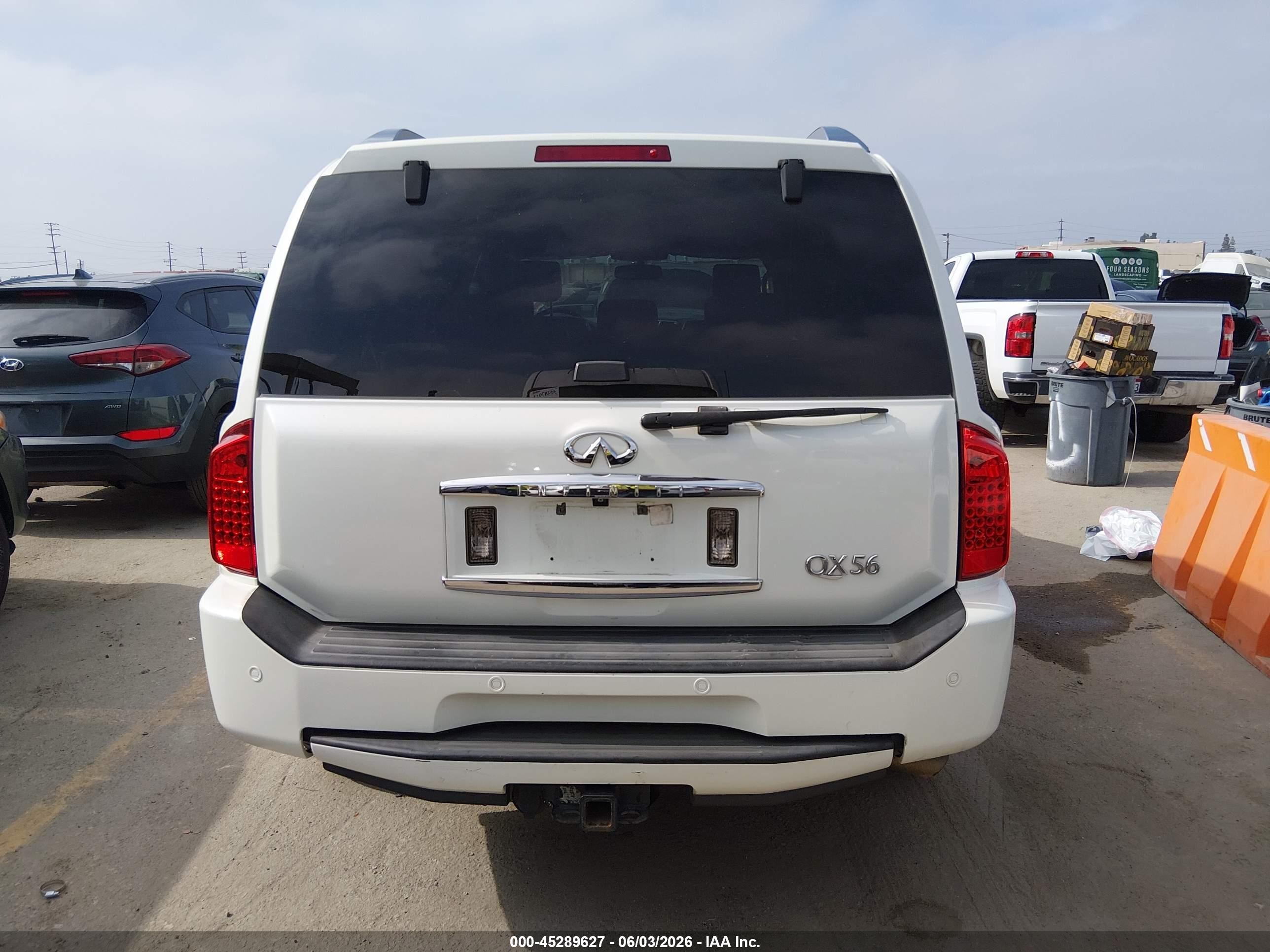 2010 Infiniti Qx56   White vin: 5N3ZA0NF2AN902836