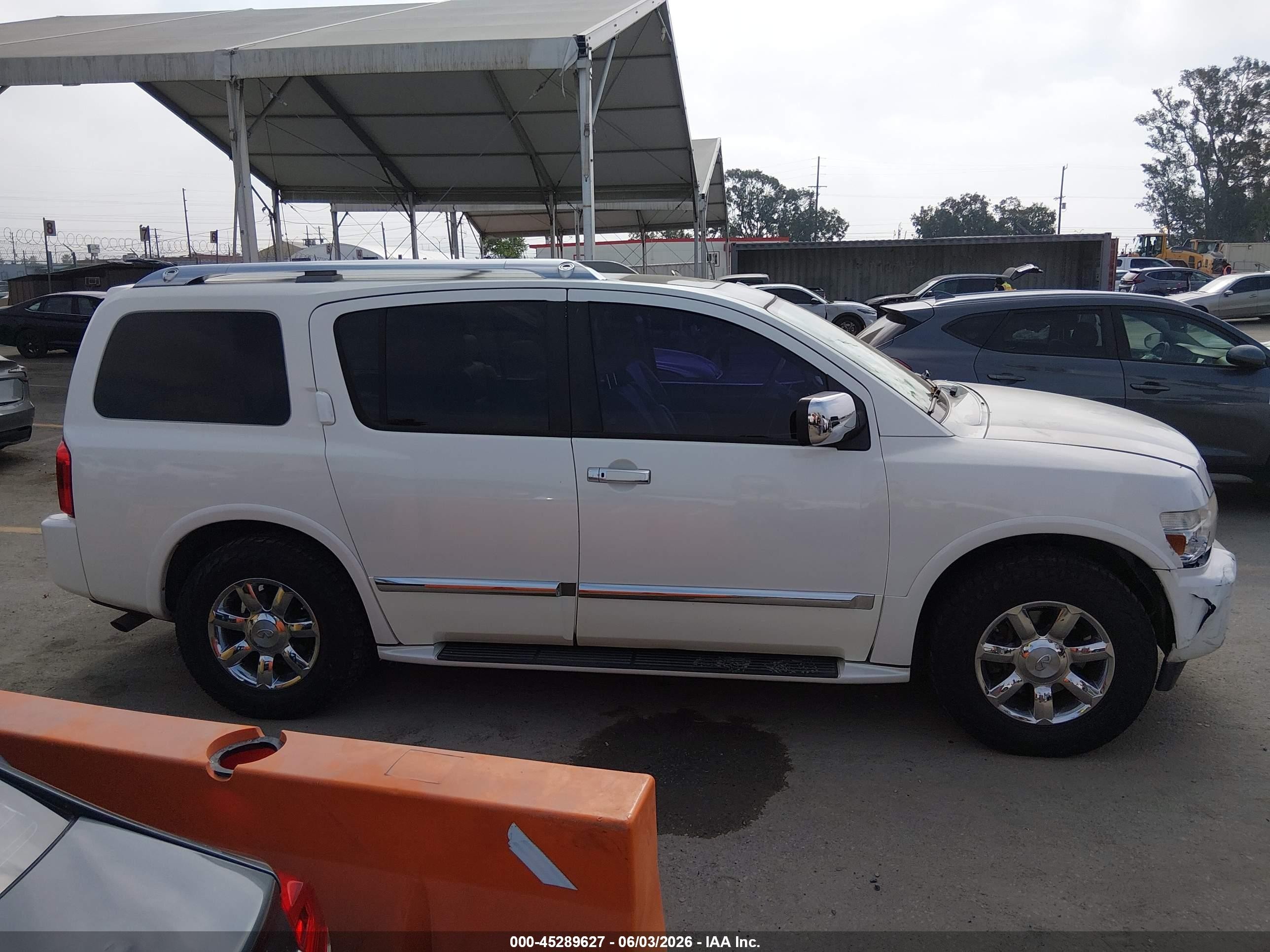 2010 Infiniti Qx56   White vin: 5N3ZA0NF2AN902836