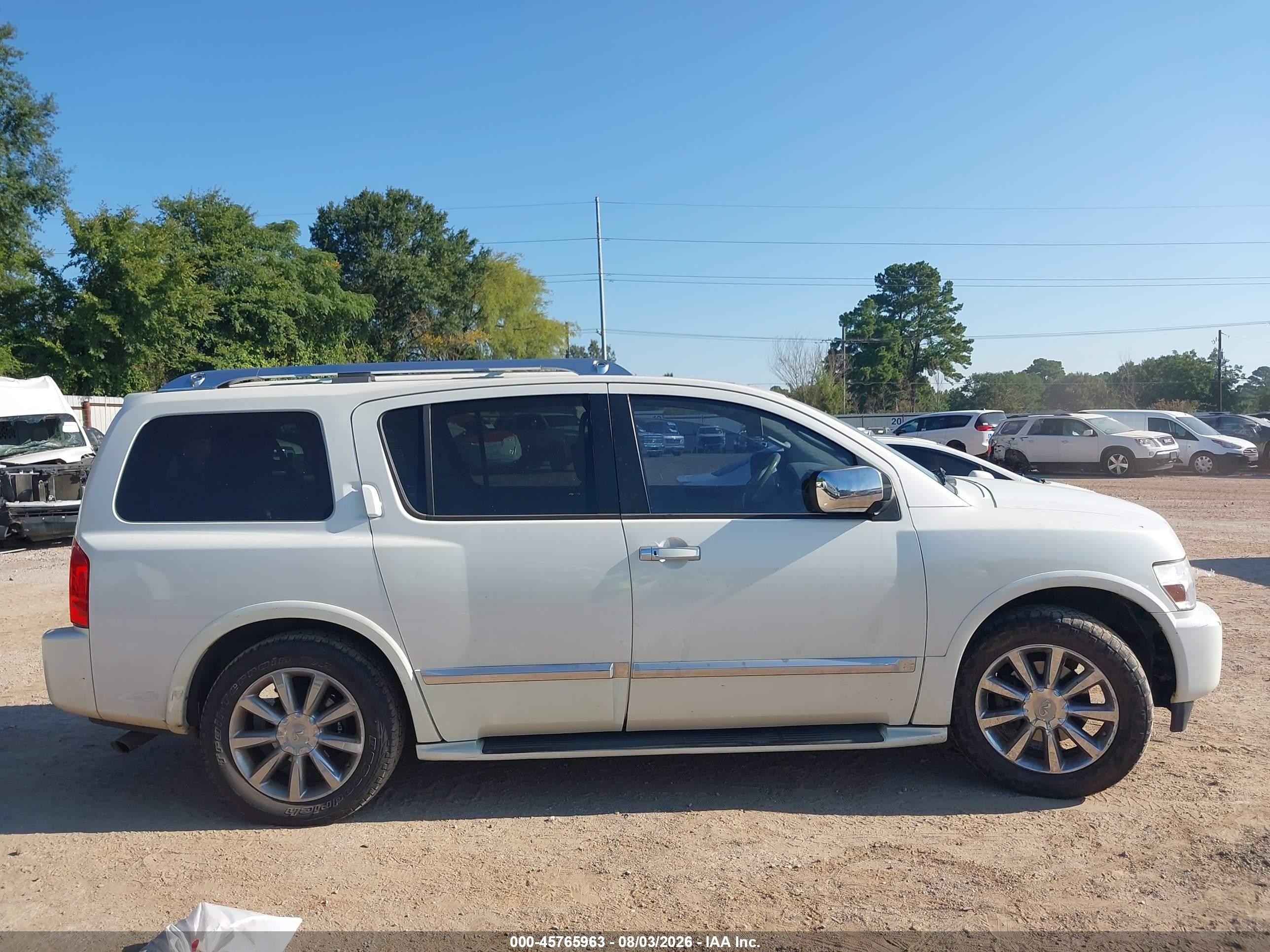 2010 Infiniti Qx56   White vin: 5N3ZA0NF8AN903084