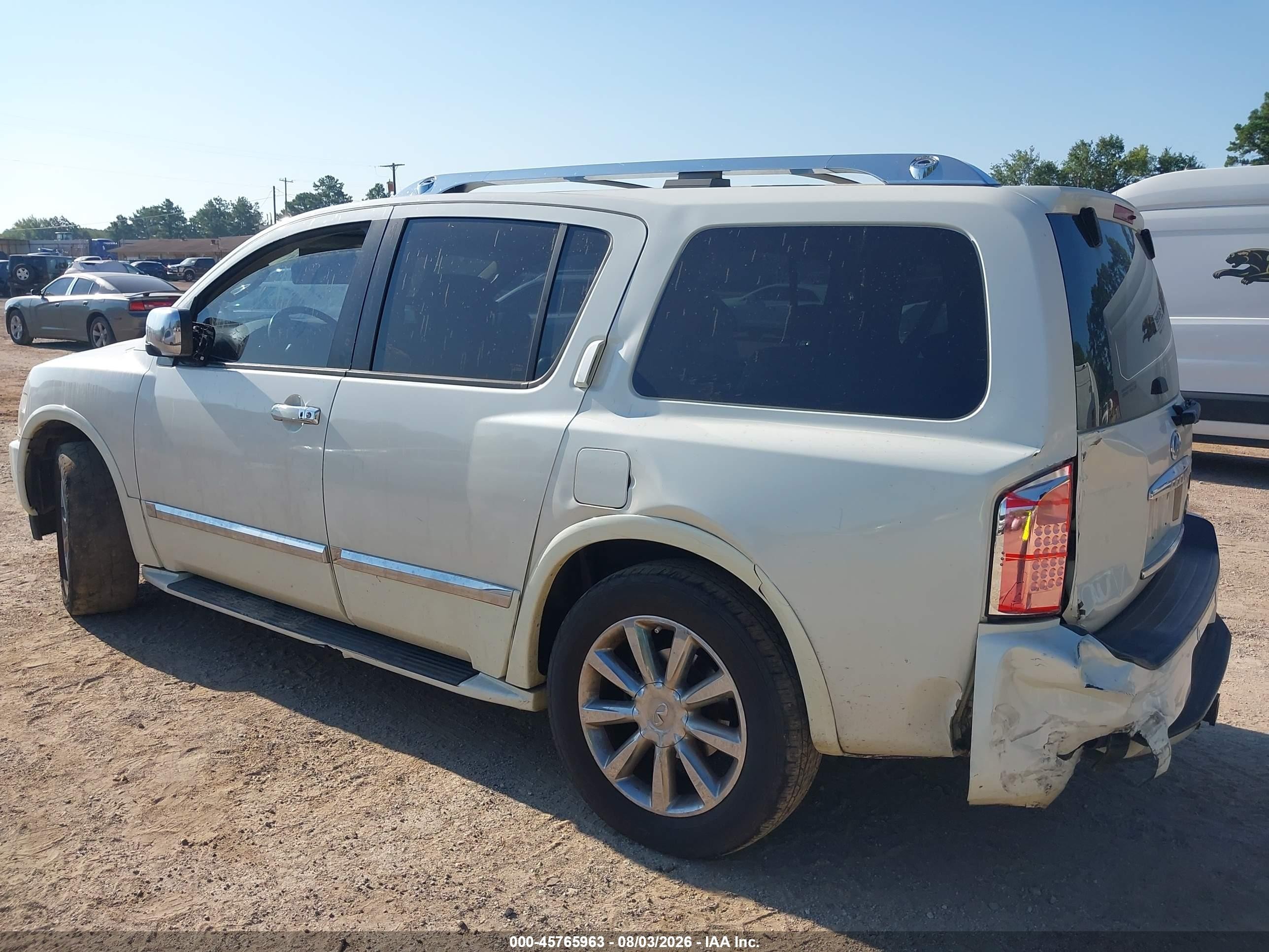 2010 Infiniti Qx56   White vin: 5N3ZA0NF8AN903084