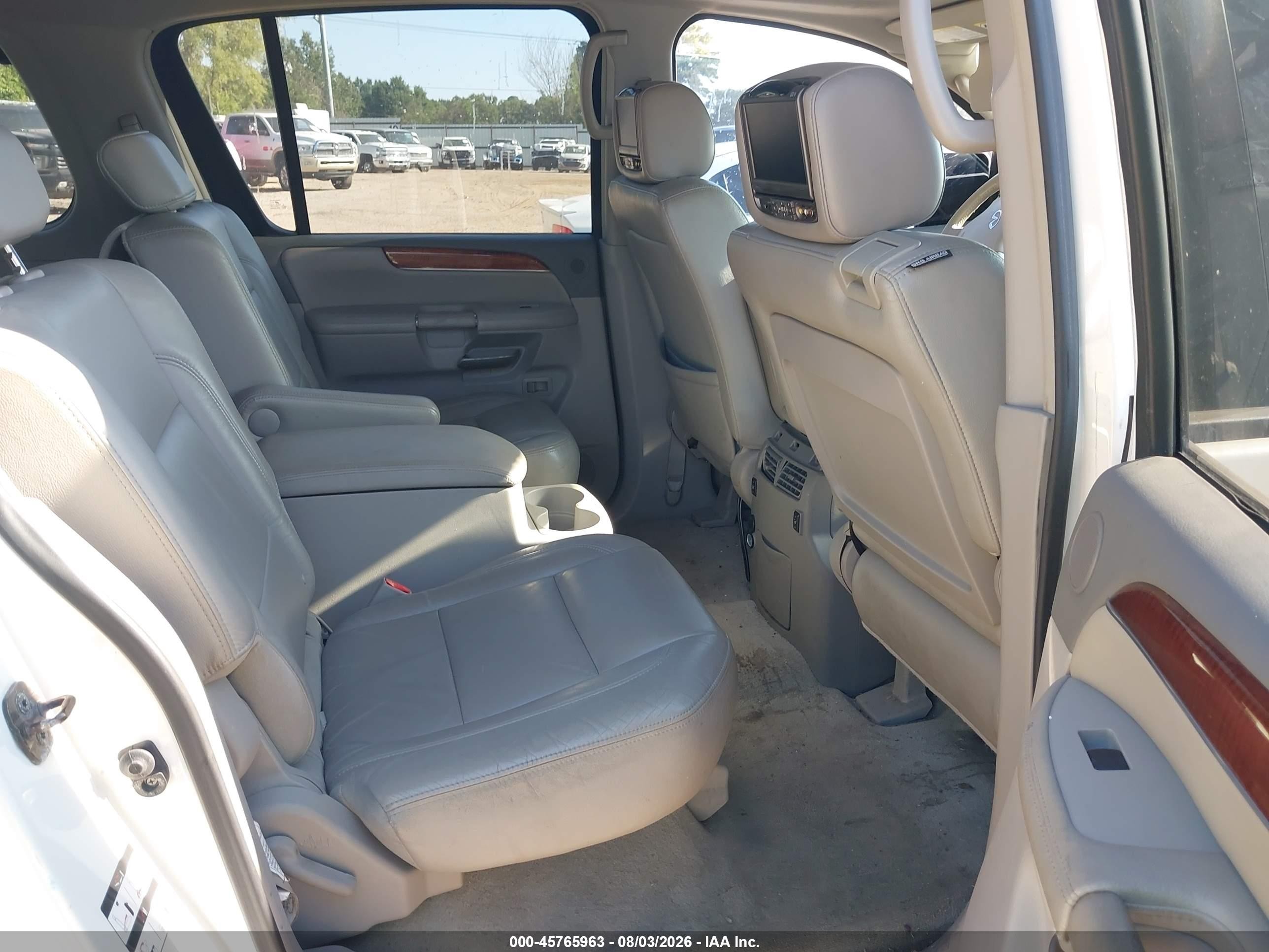2010 Infiniti Qx56   White vin: 5N3ZA0NF8AN903084